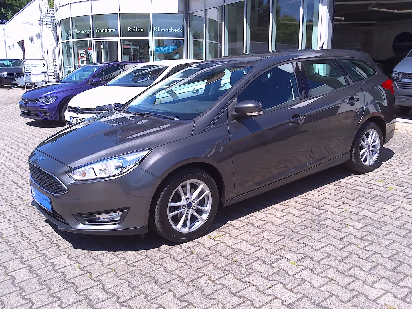 Ford Focus Titanium Grijs - 2