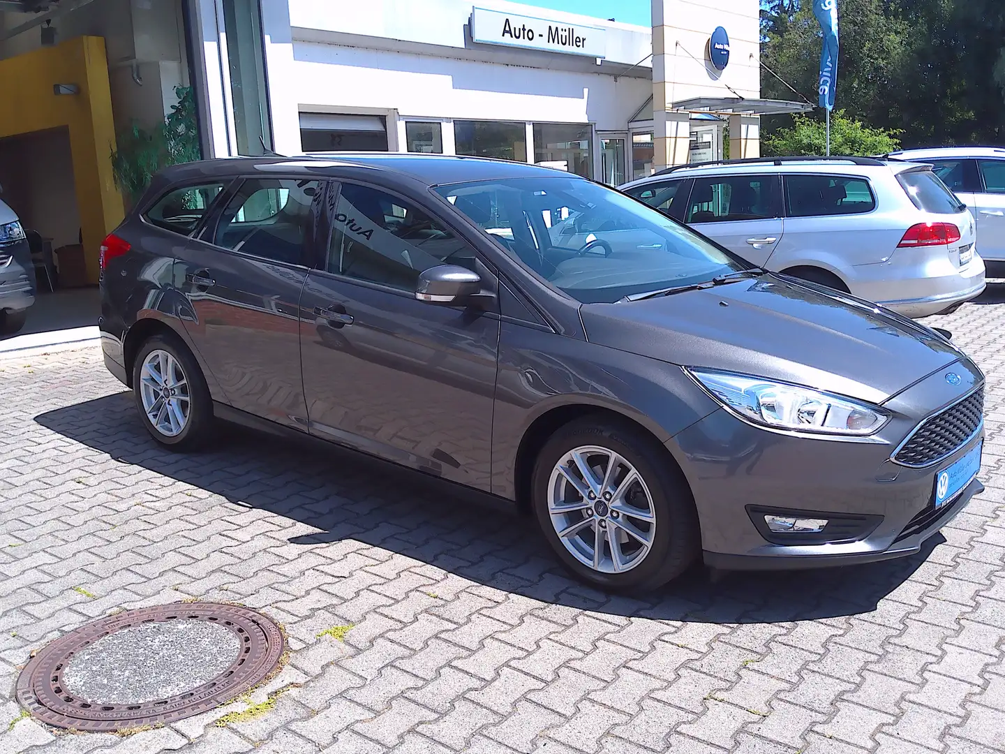 Ford Focus Titanium Grijs - 1