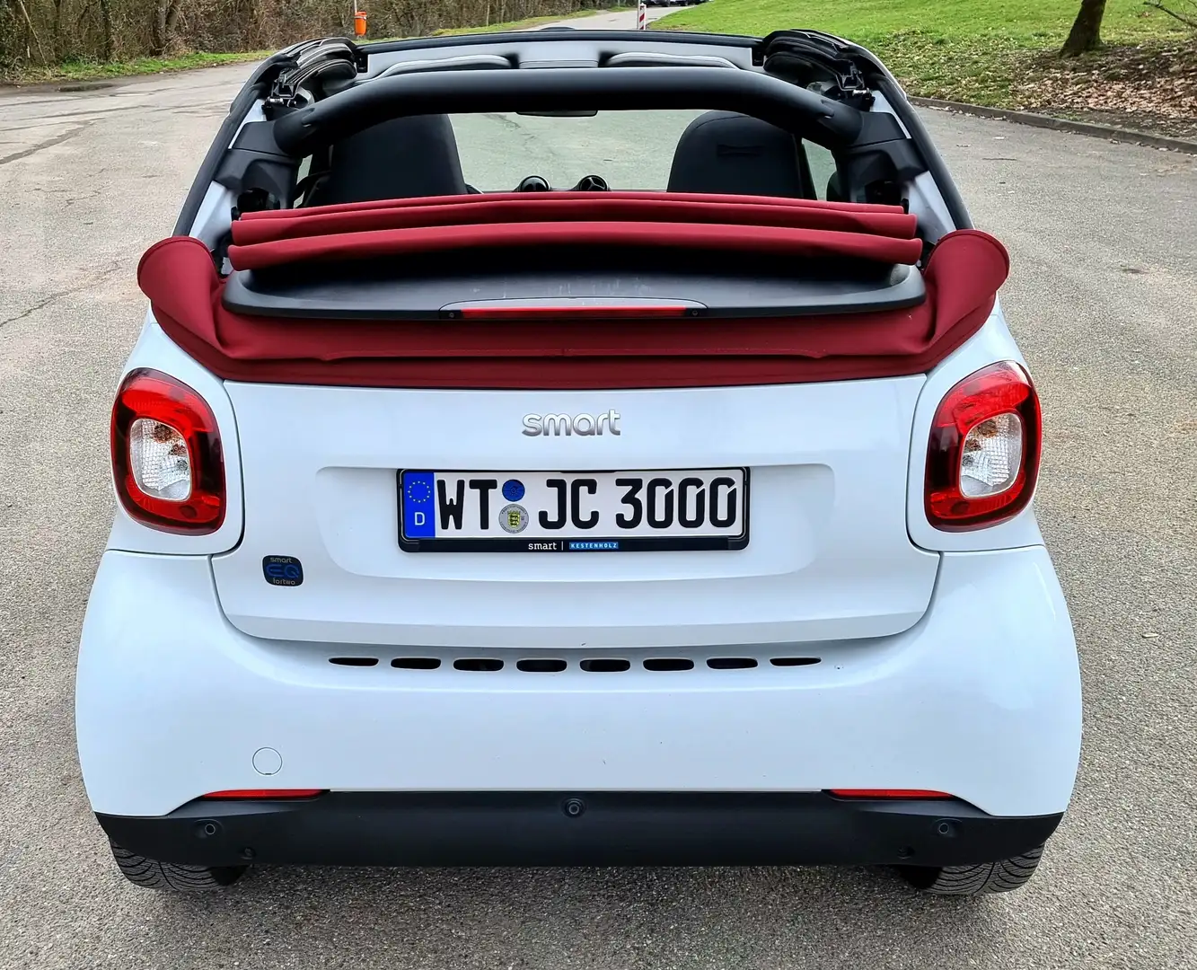 smart forTwo smart fortwo cabrio EQ Weiß - 2