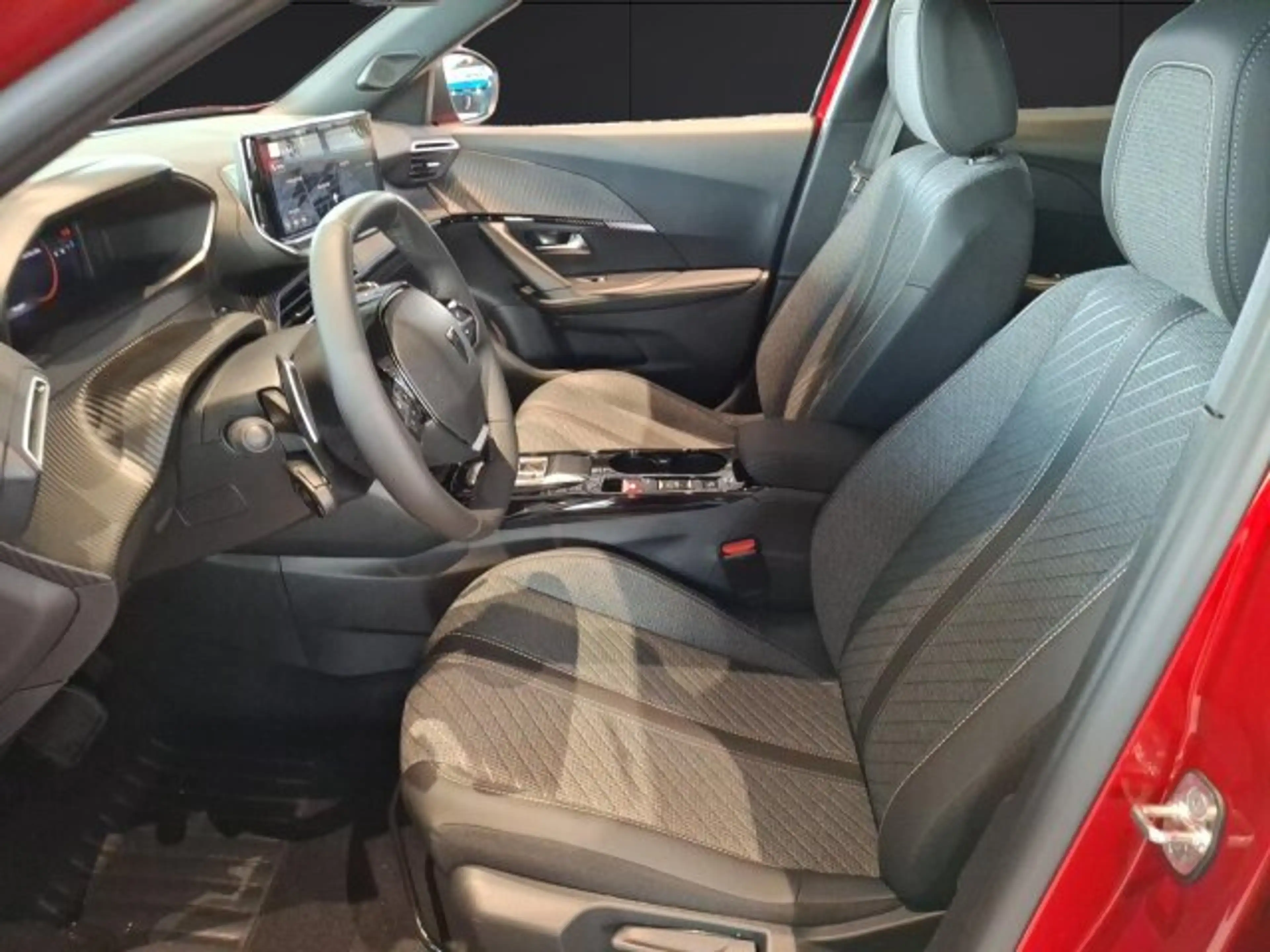 Peugeot 2008 2008 Allure 130 AT8 +LED+Navi+SHZ+GJR+LM+ — photo 8