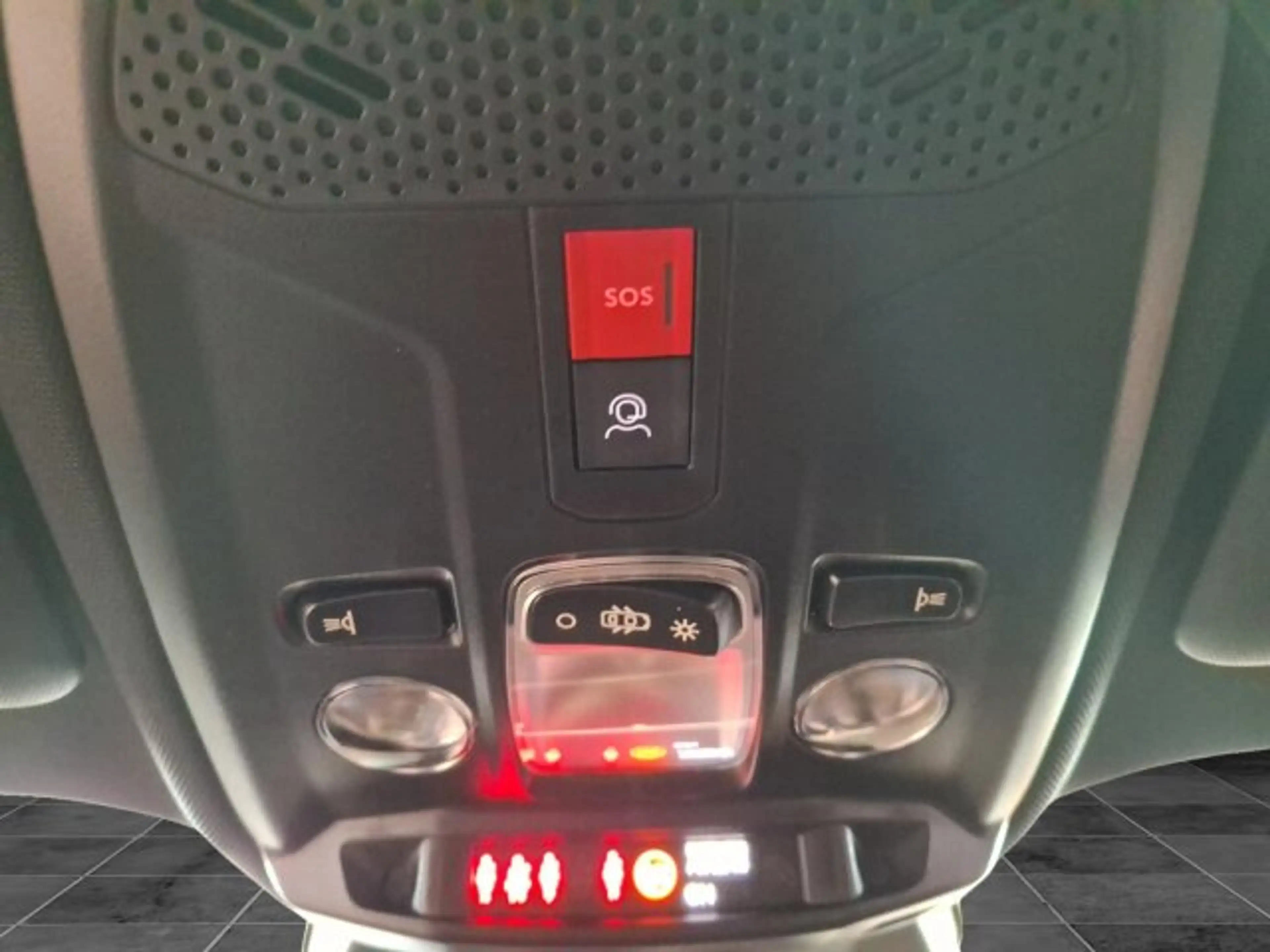 Peugeot 2008 2008 Allure 130 AT8 +LED+Navi+SHZ+GJR+LM+ — photo 9