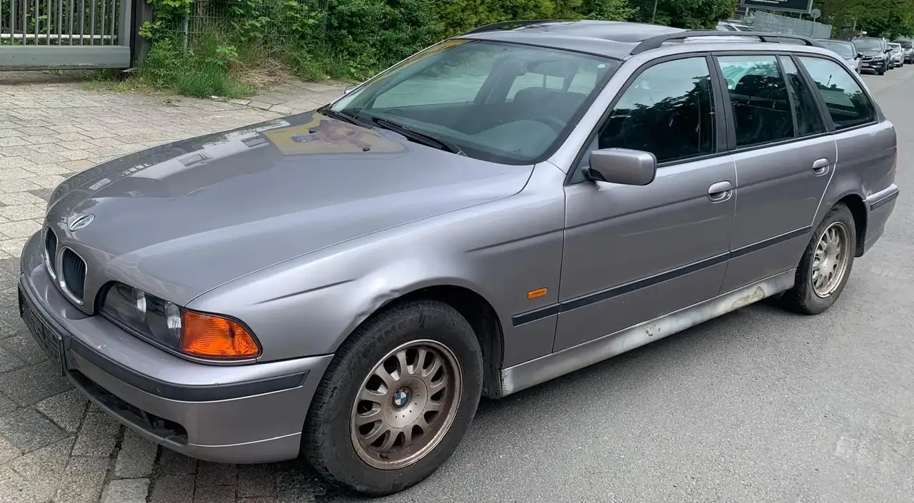 BMW 525i touring, foto 2