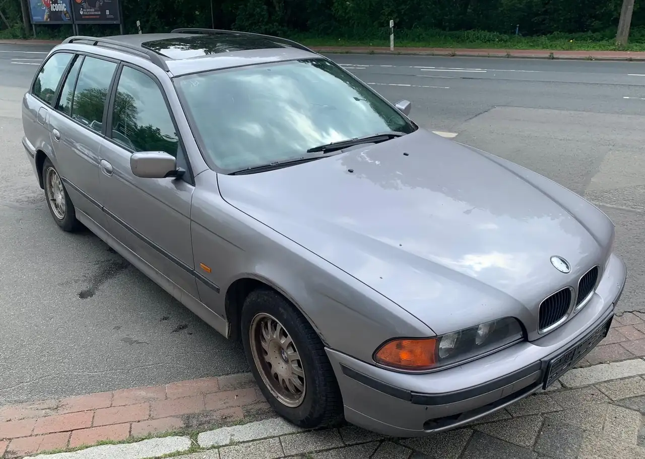 BMW 525i touring, foto 3
