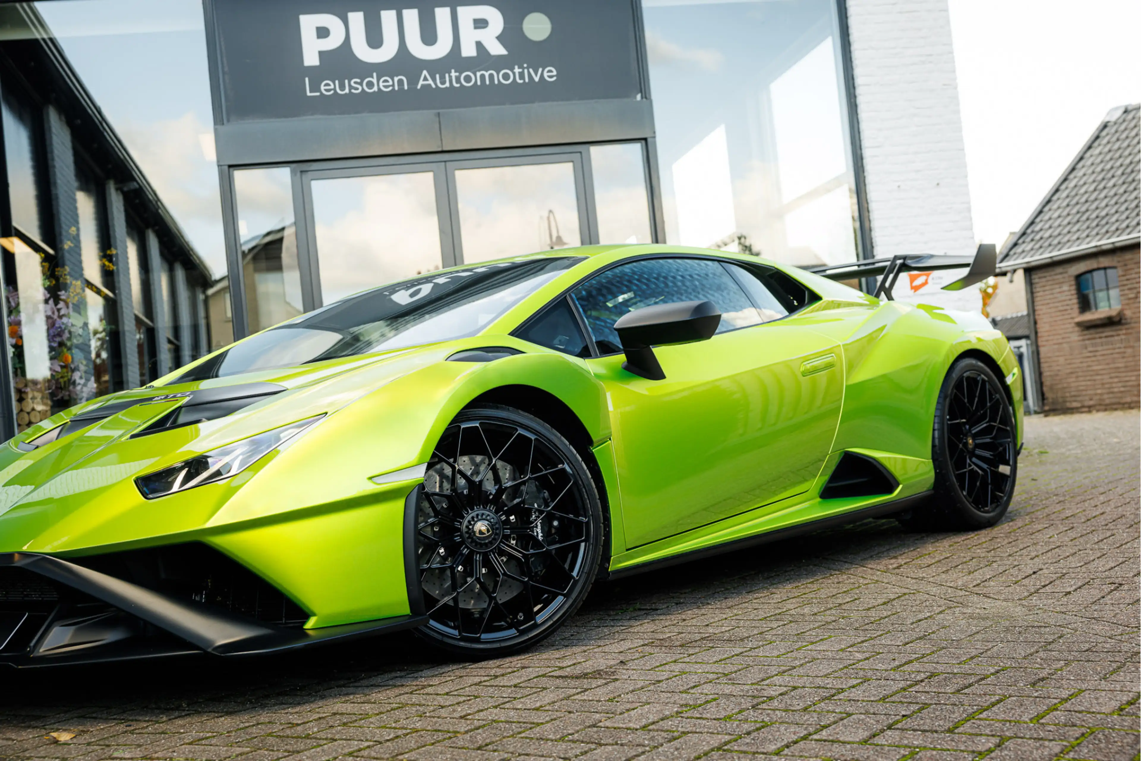 Lamborghini Huracán STO 5.2 V10 'Selezione Lamborghini Warranty'' Verd — photo 6