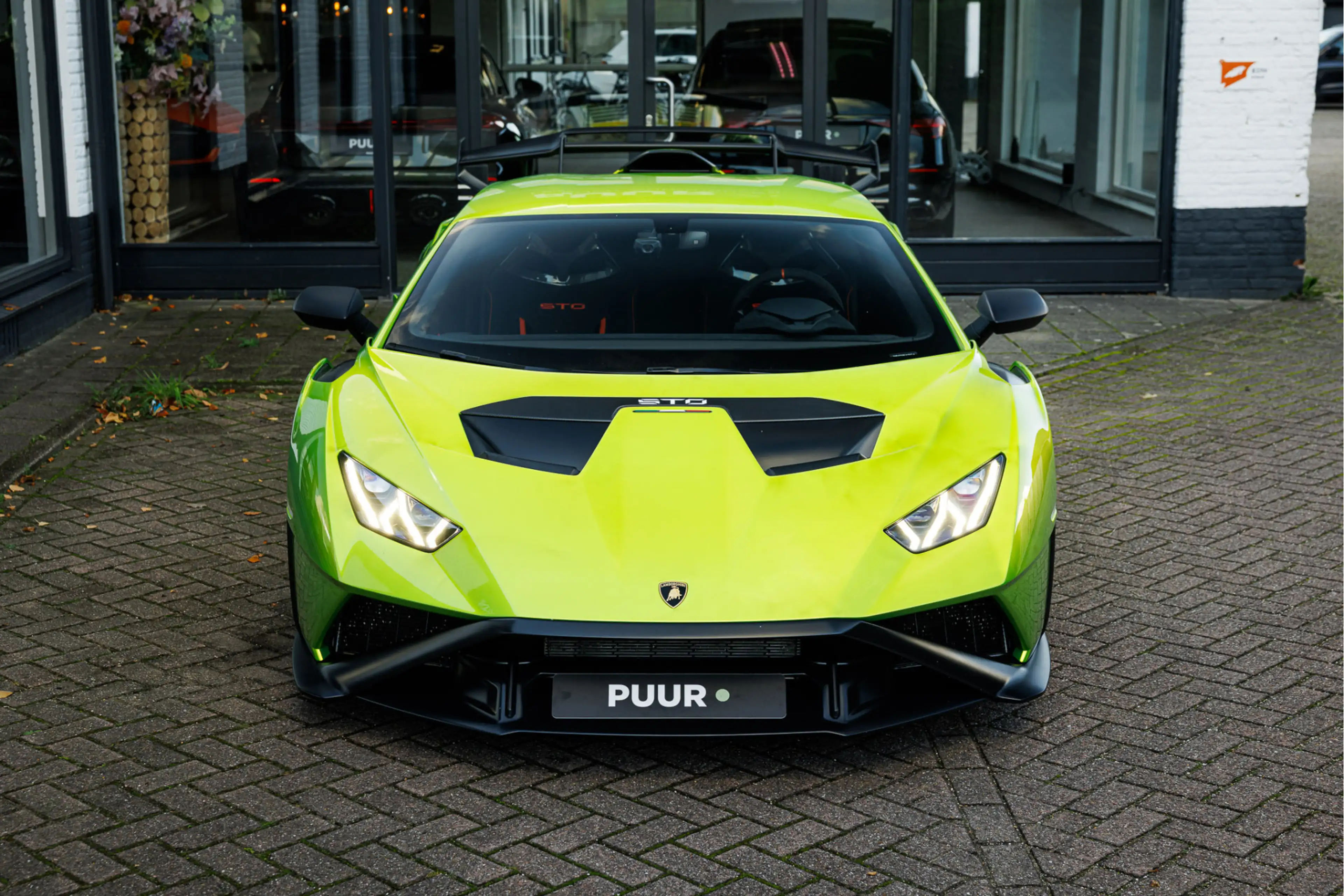 Lamborghini Huracán STO 5.2 V10 'Selezione Lamborghini Warranty'' Verd — photo 4