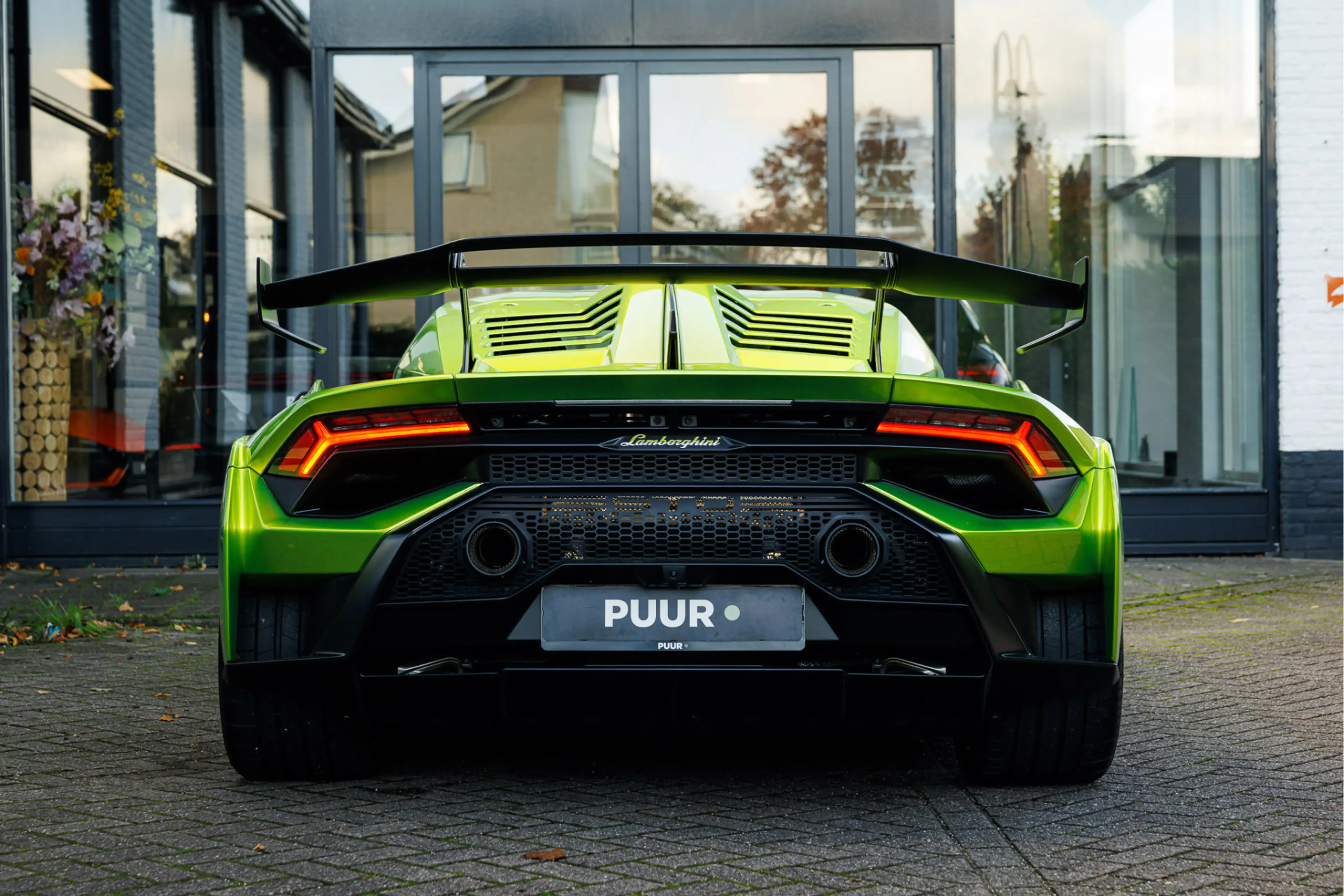 Lamborghini Huracán STO 5.2 V10 'Selezione Lamborghini Warranty'' Verd — photo 5