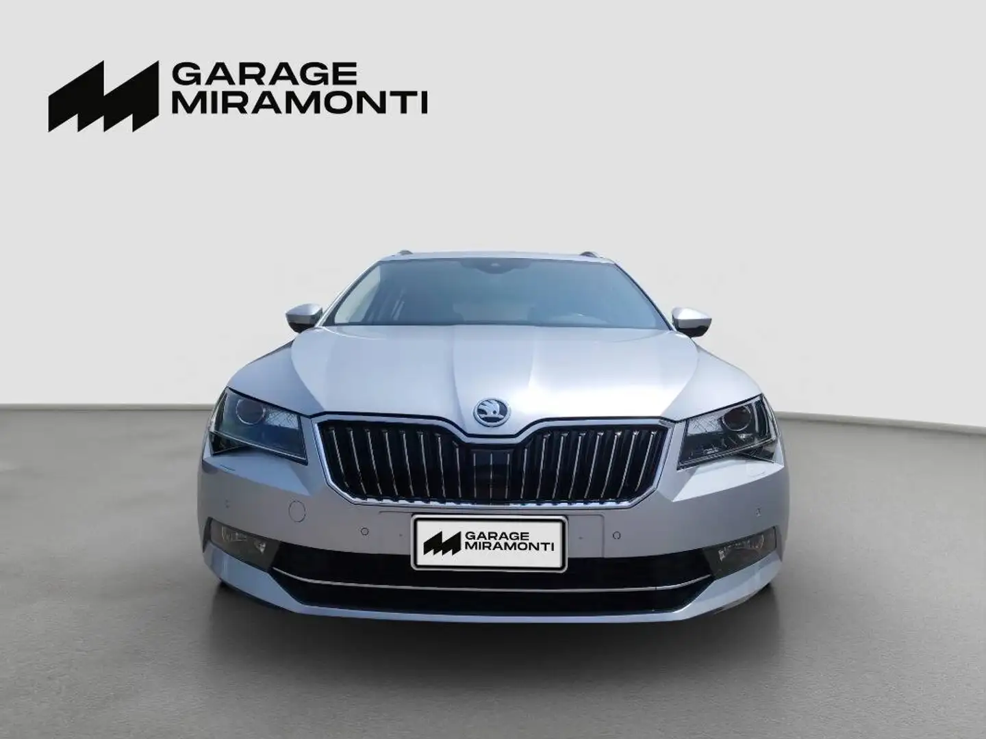 Skoda Superb Superb wagon 2.0 tdi Executive 4x4 190cv dsg 7m Grigio - 2