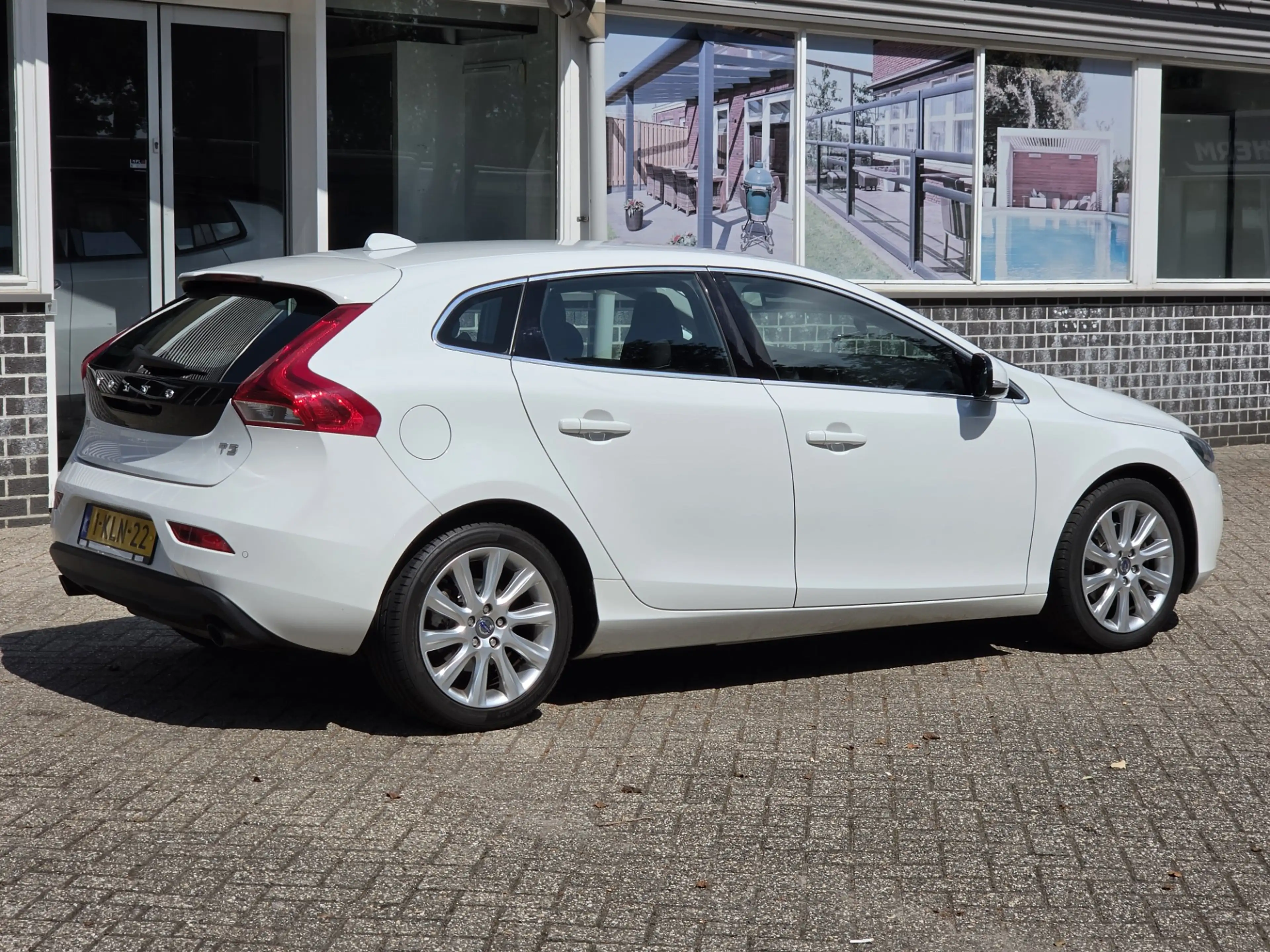 Volvo V40 1.6 T3 Momentum Camera Navi Apk Tm 11-2027 — photo 4