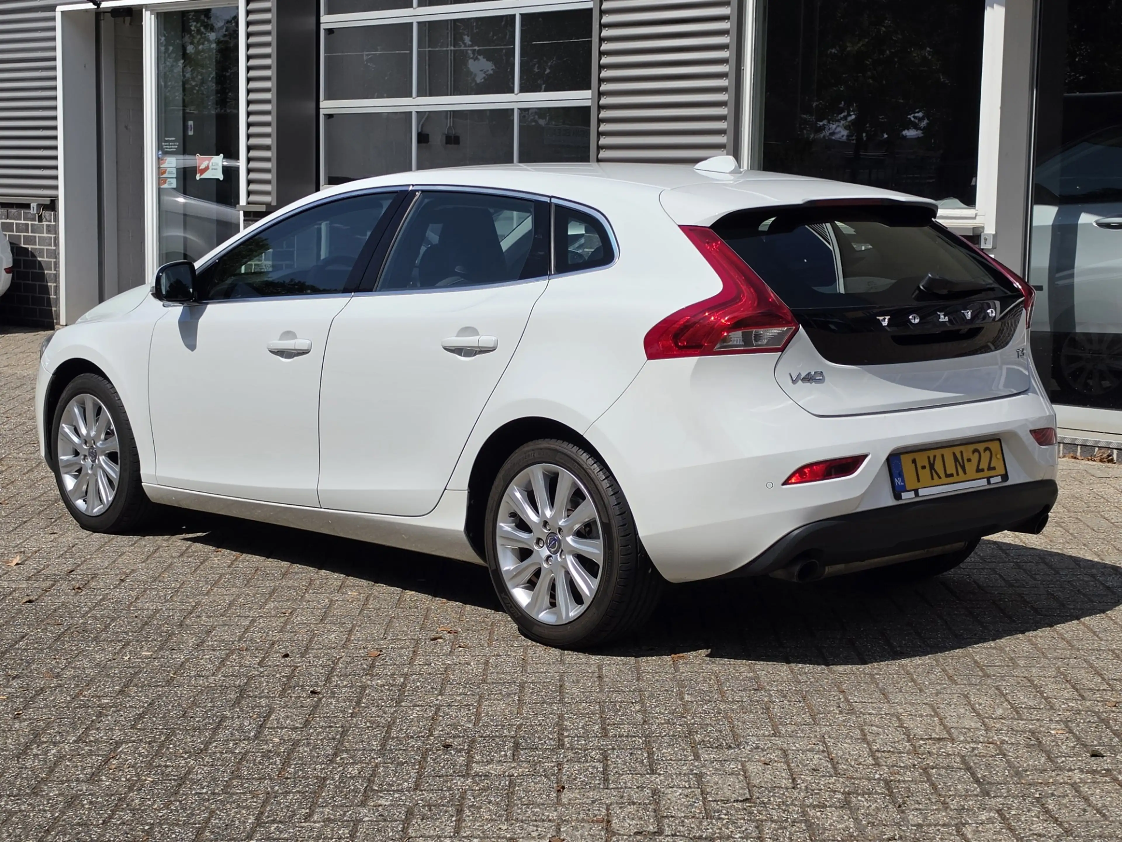 Volvo V40 1.6 T3 Momentum Camera Navi Apk Tm 11-2027 — photo 6