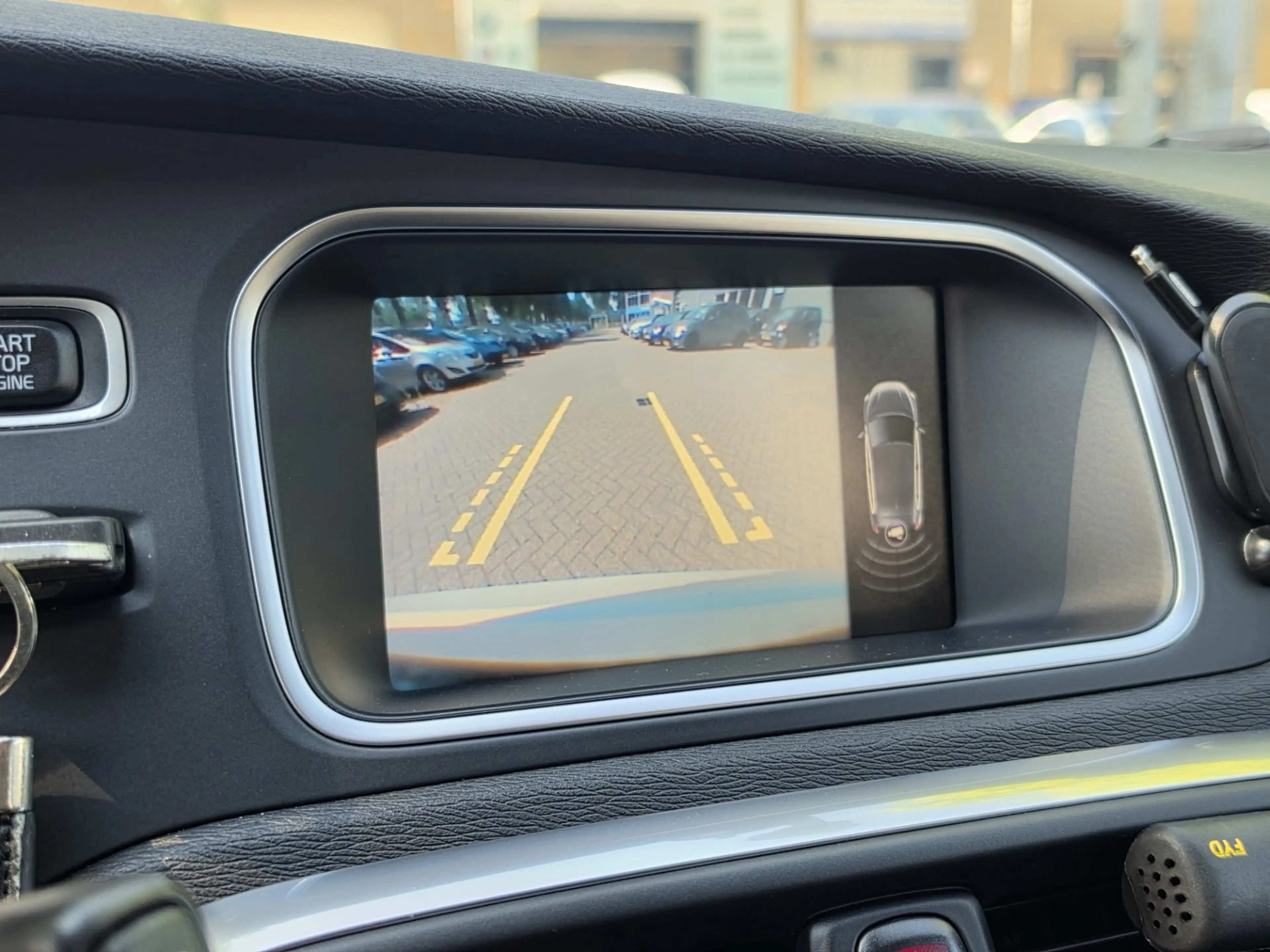 Volvo V40 1.6 T3 Momentum Camera Navi Apk Tm 11-2027 — photo 15