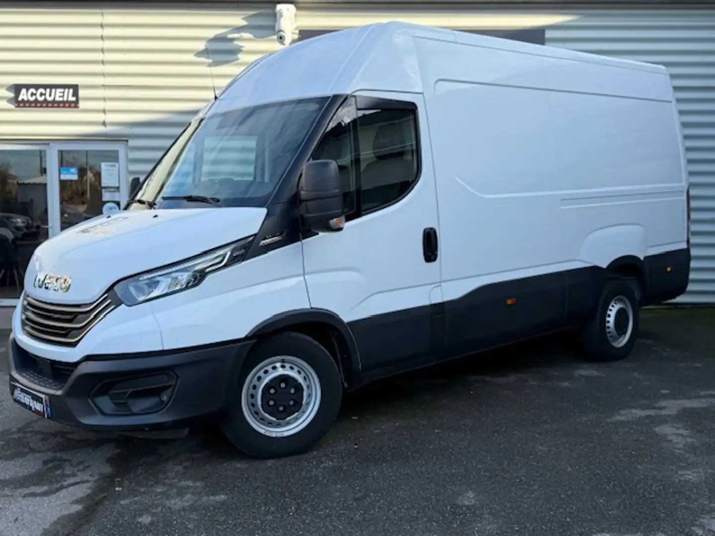 Iveco Daily V (2) 3.0 35C18HA8 V12 H3 176cv Blanc - 1