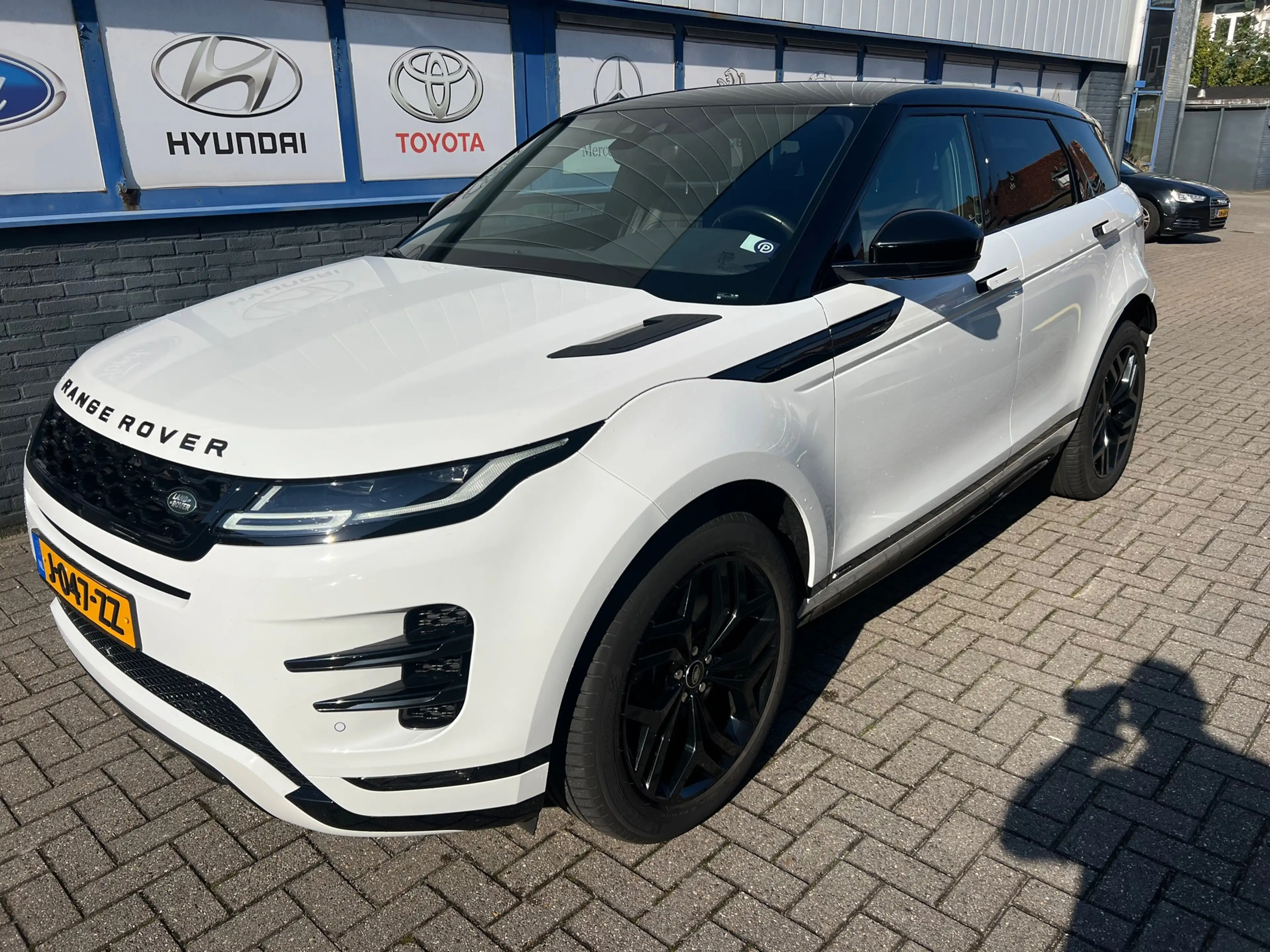 Land Rover Range Rover Evoque 2.0 P200 AWD R-Dynamic HSE 2019 49970KM 34950EU — photo 2