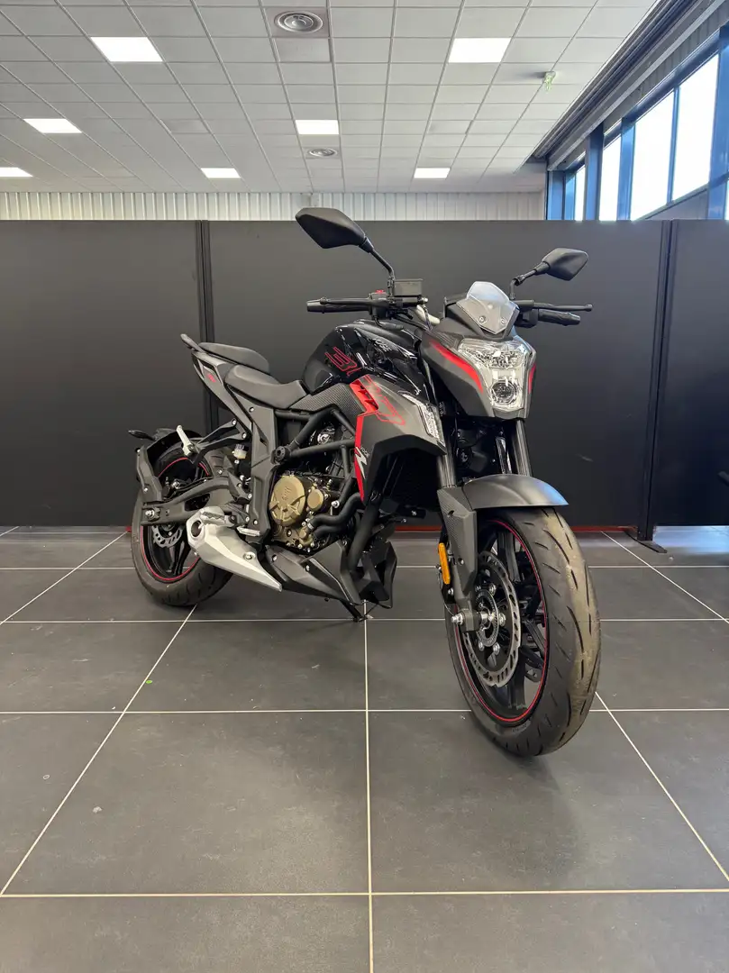 Voge 300R - 1