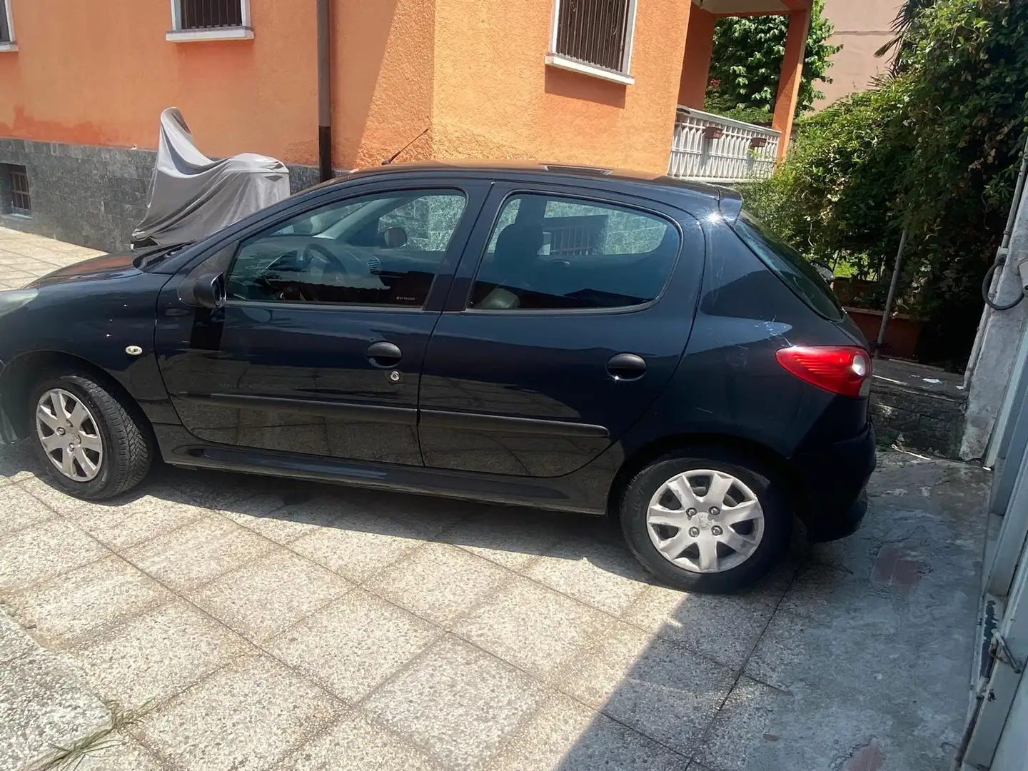 Peugeot 206 Plus 5p 1.1 X-Line eco-Gpl - 2