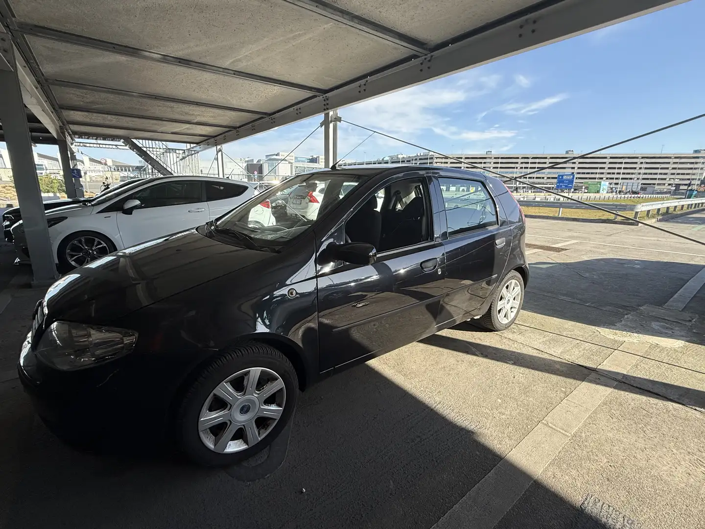 Fiat Punto 1.4i 16v Dynamic - 2