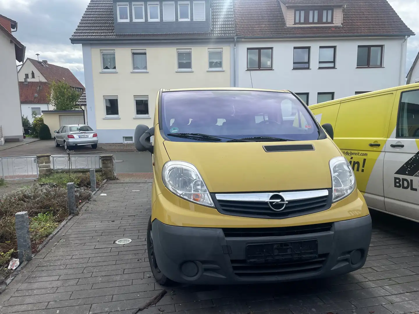 Opel Vivaro 2.0 CDTI L1H1 Easytronic Life Żółty - 1