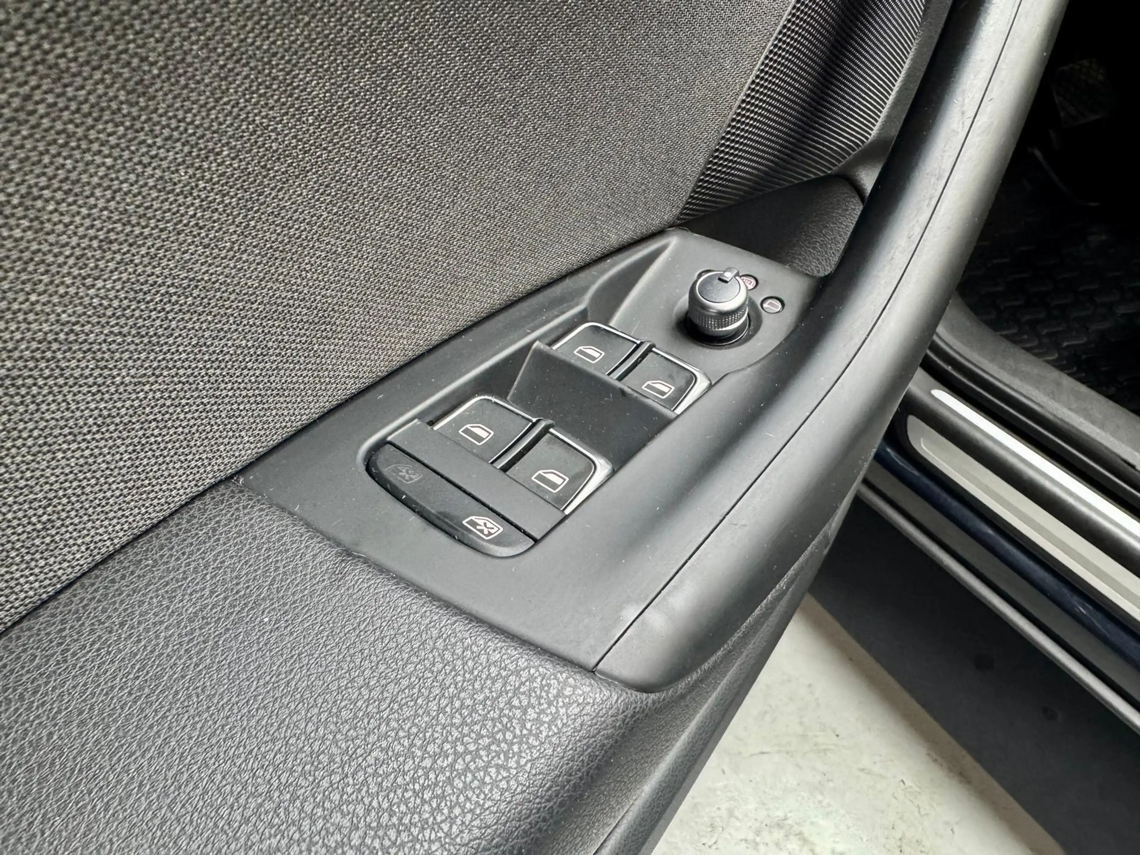 Audi Q3 design 1.4 16V TFSI ACT +NAVI+LED+SHZ+KLIMA+ — photo 24