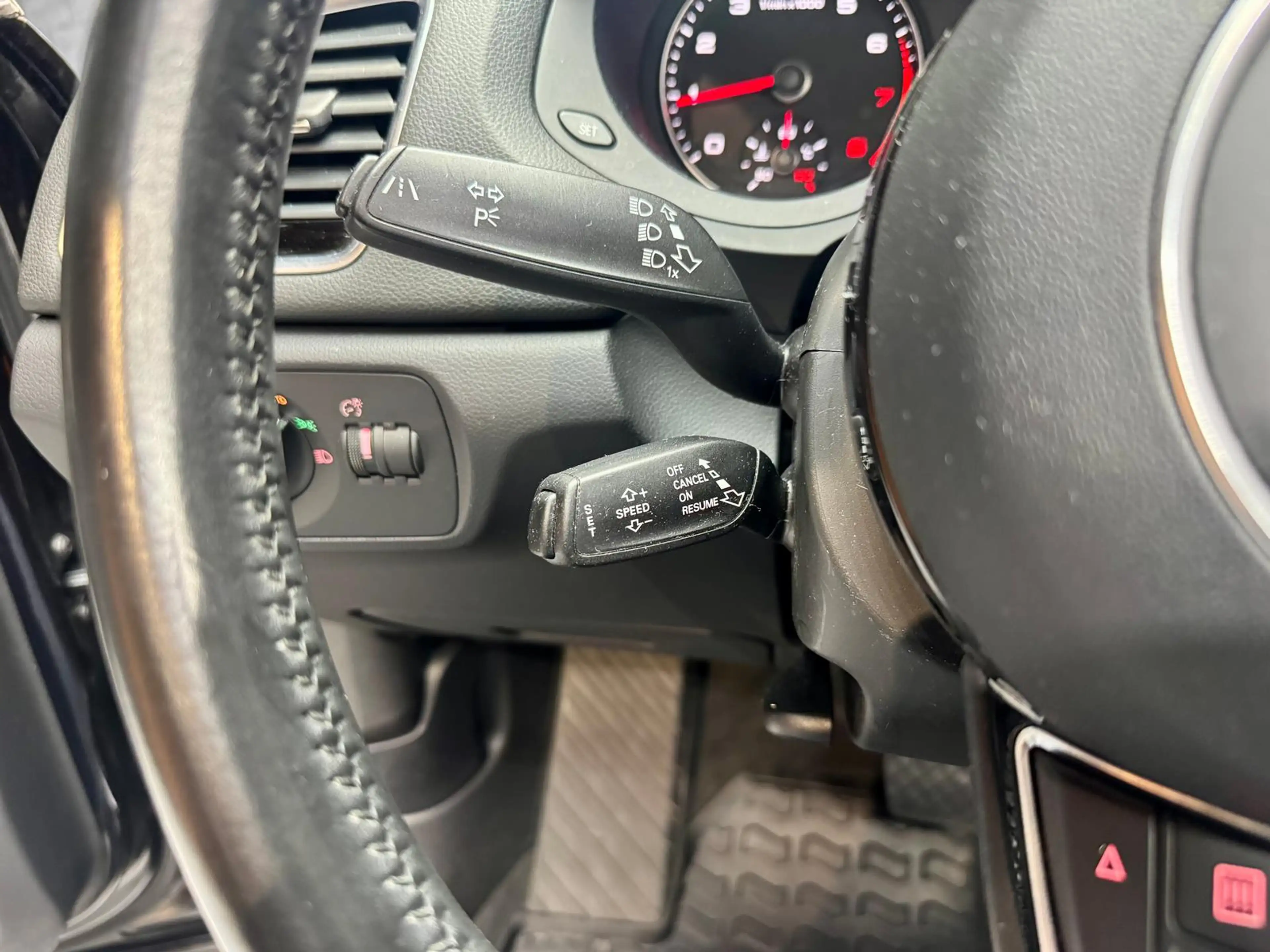 Audi Q3 design 1.4 16V TFSI ACT +NAVI+LED+SHZ+KLIMA+ — photo 25