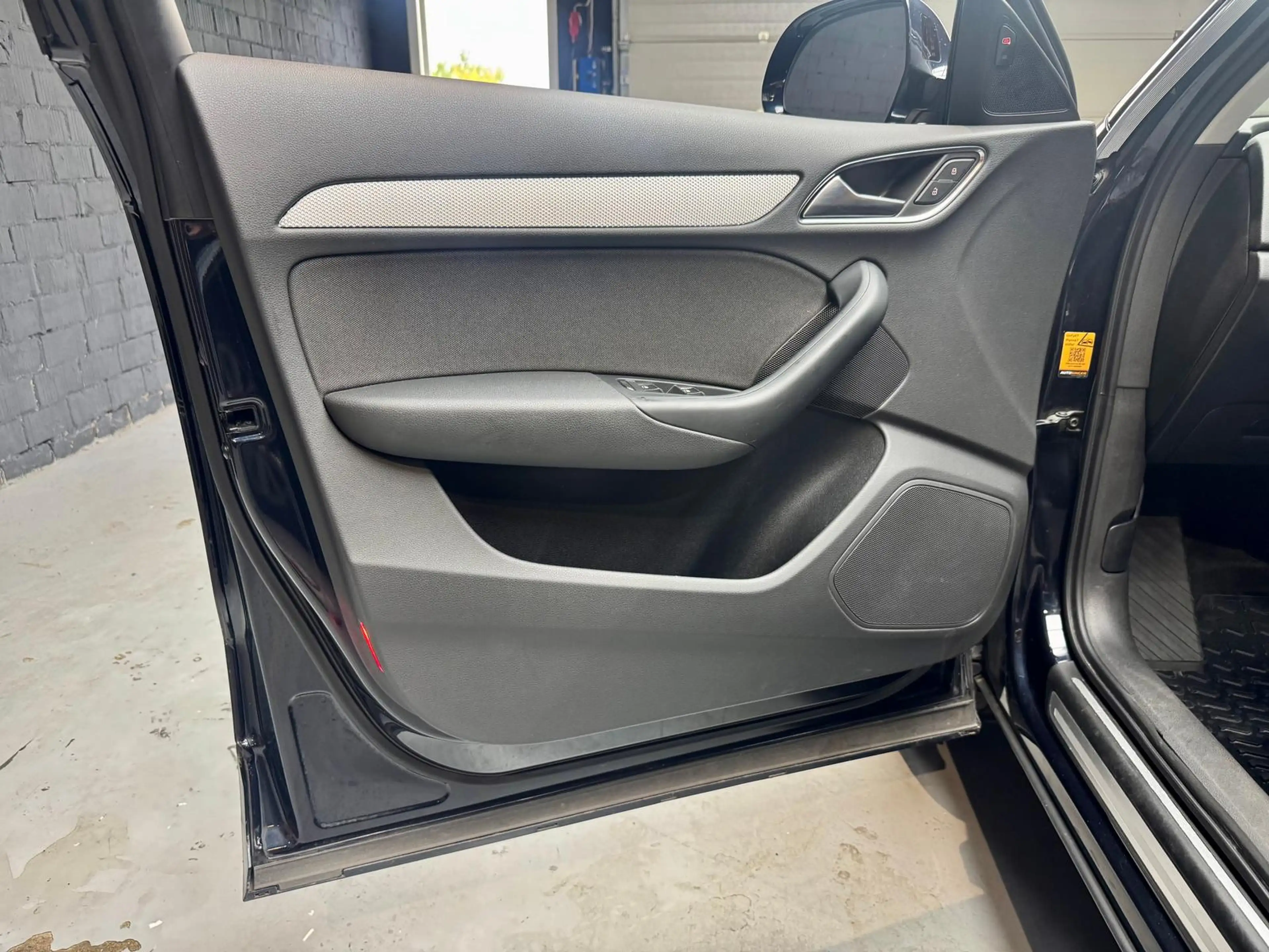 Audi Q3 design 1.4 16V TFSI ACT +NAVI+LED+SHZ+KLIMA+ — photo 10