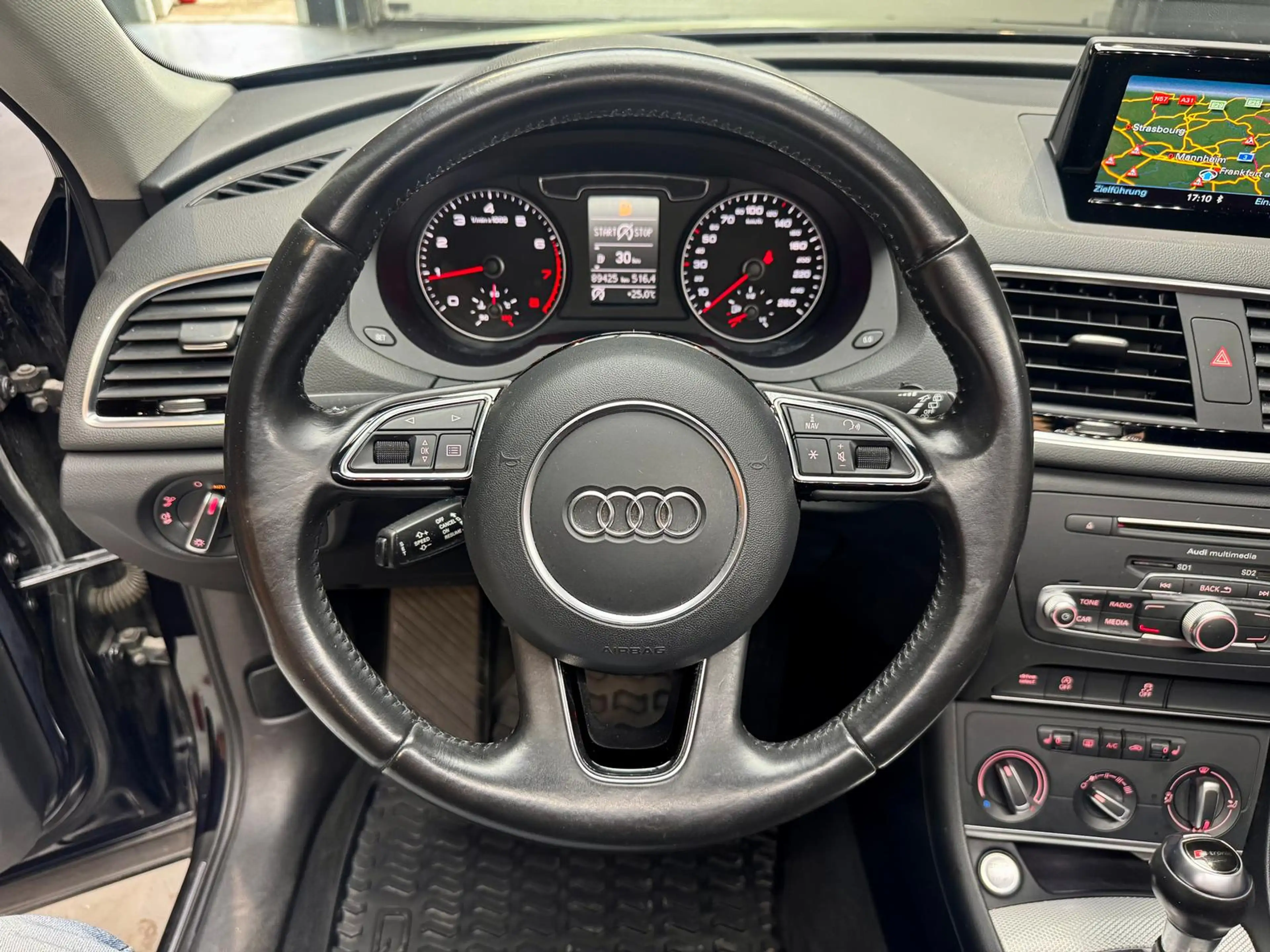 Audi Q3 design 1.4 16V TFSI ACT +NAVI+LED+SHZ+KLIMA+ — photo 4