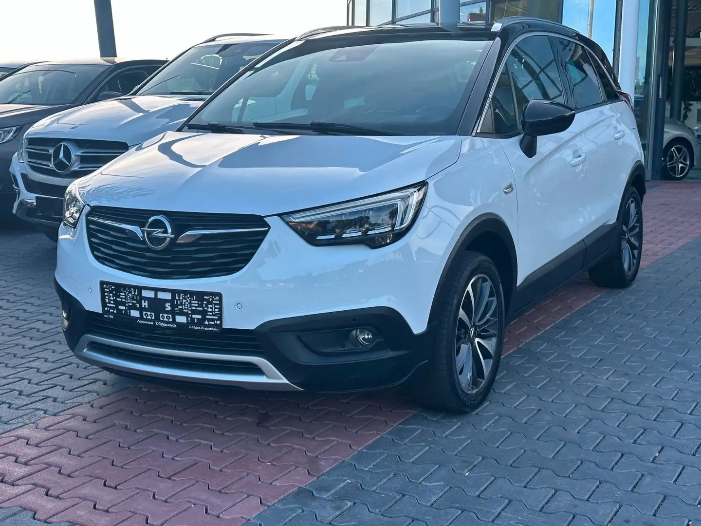 Opel Crossland X Turbo Ultimate. RFK. Pano. Navi. Weiß - 2
