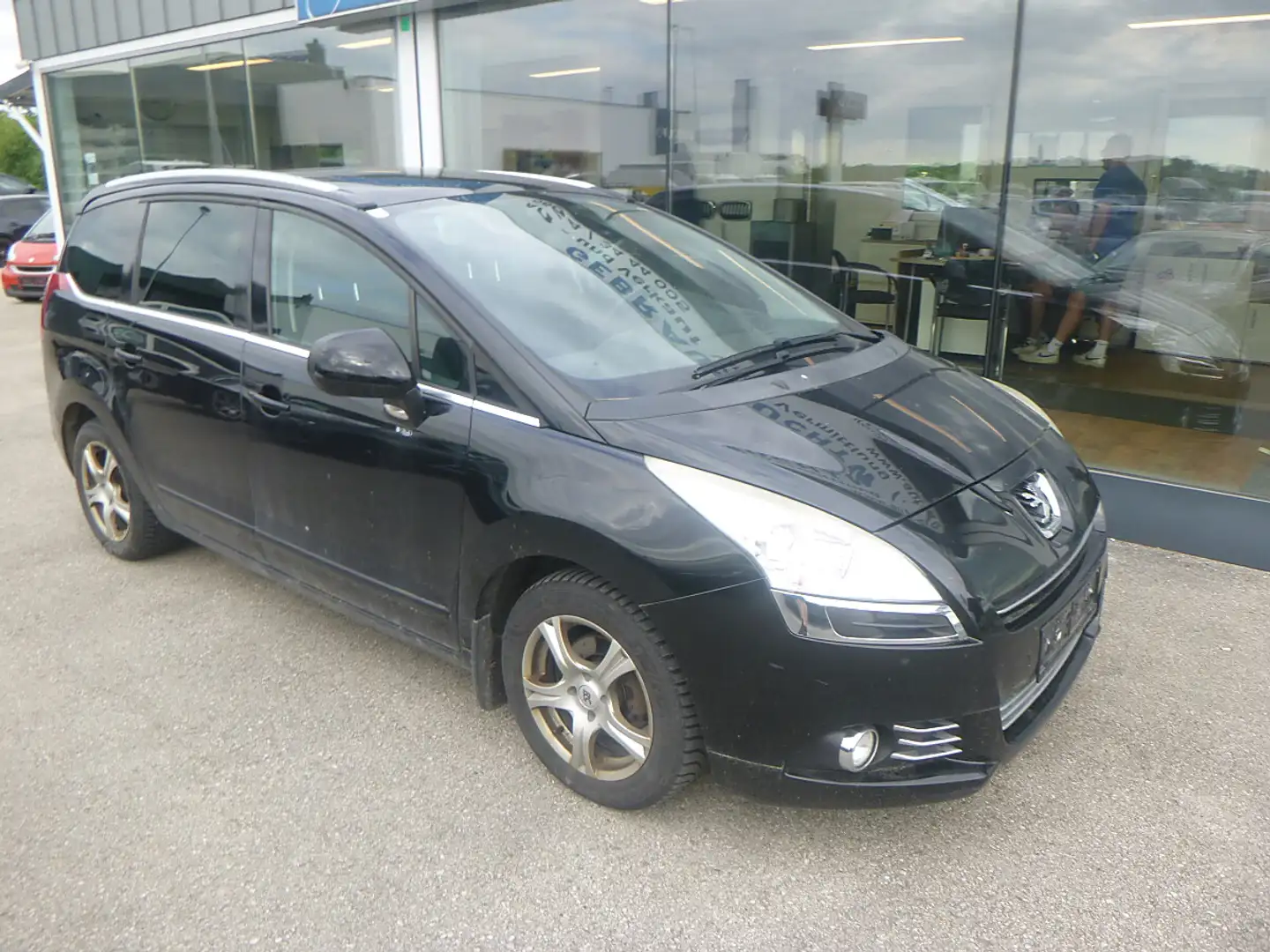 Peugeot 5008 1,6 HDI Exclusive FAP Schwarz - 2