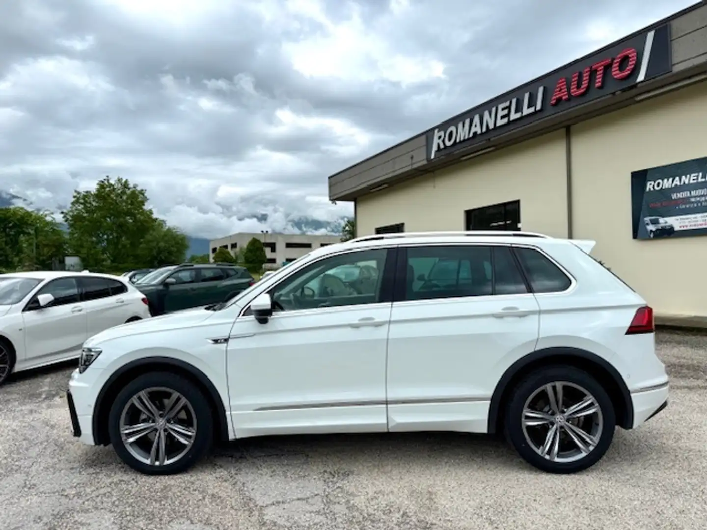 Volkswagen Tiguan Tiguan 2.0 tdi Executive 150cv dsg Blanco - 2