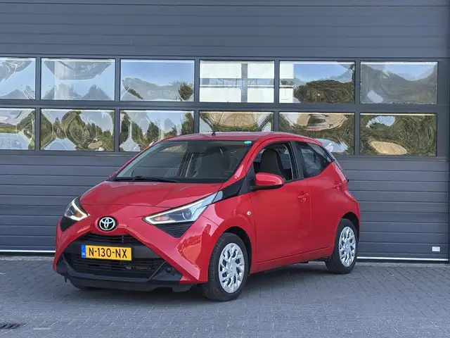 Toyota Aygo 1.0 VVT-I X-PLAY I APPLE CARPLAY I ANDROID AUTO I