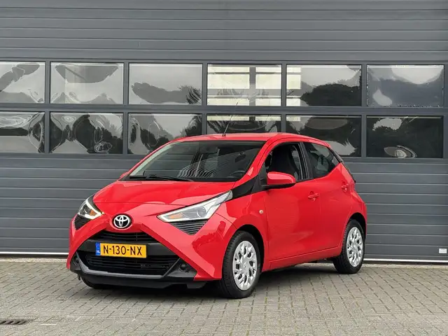 Toyota Aygo 1.0 VVT-I X-PLAY I APPLE CARPLAY I ANDROID AUTO I