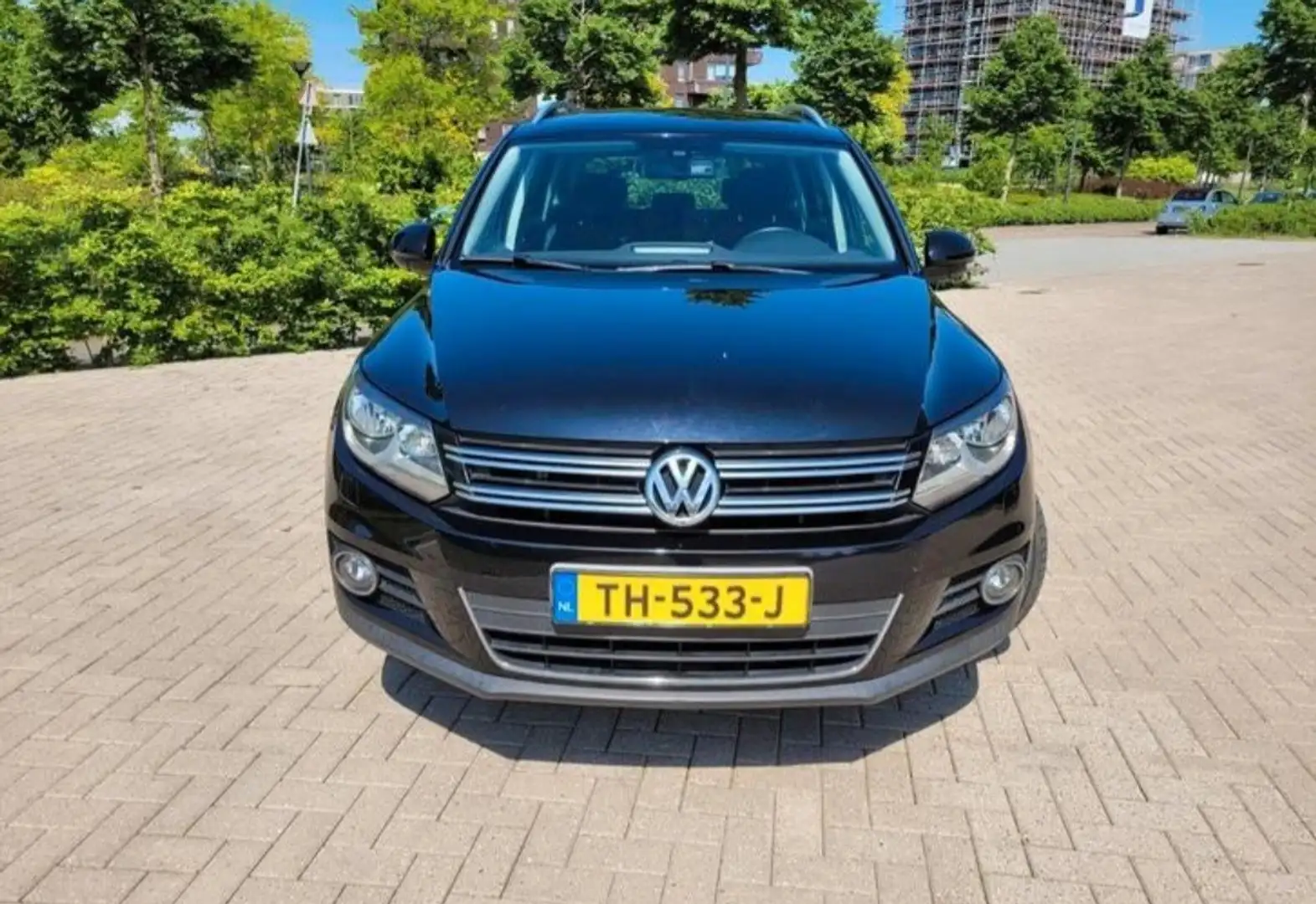 Volkswagen Tiguan 2.0 TDI Sport&Style Zwart - 1