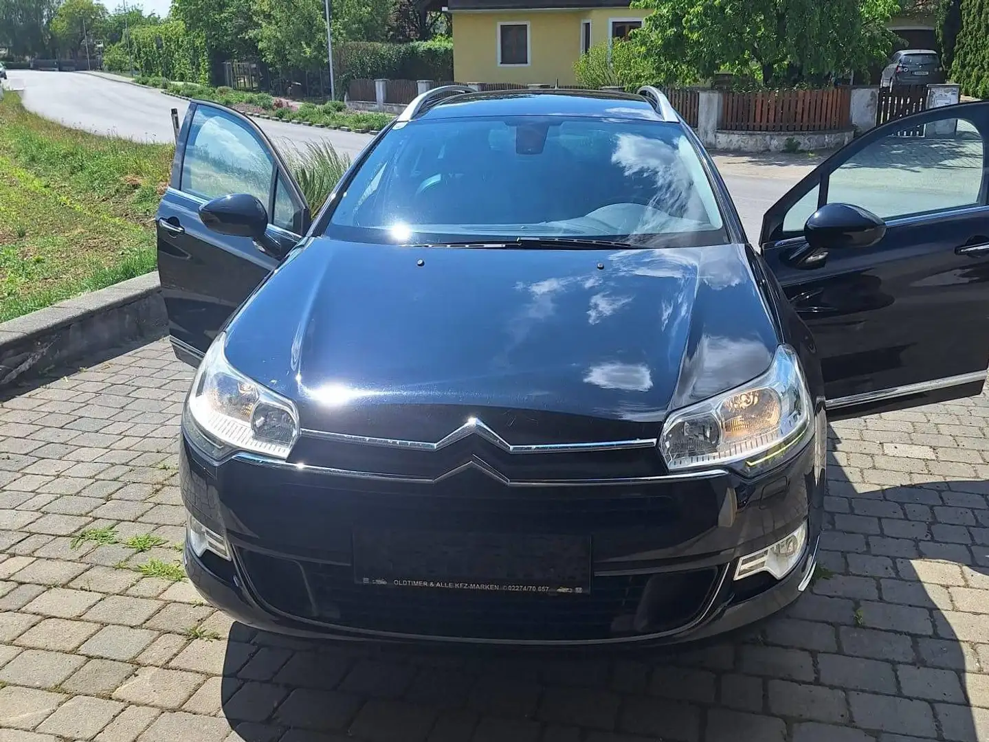 Citroen C5 C5 Tourer 2,0 HDi FAP Exclusive Aut. Exclusive Schwarz - 1