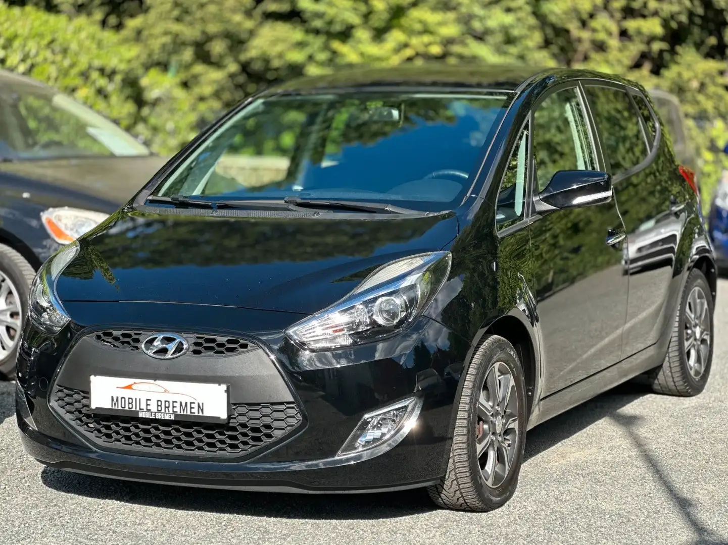 Hyundai iX20 1.6 Trend AUTOMATIK*SHZG*NAVI*KAMERA Schwarz - 1