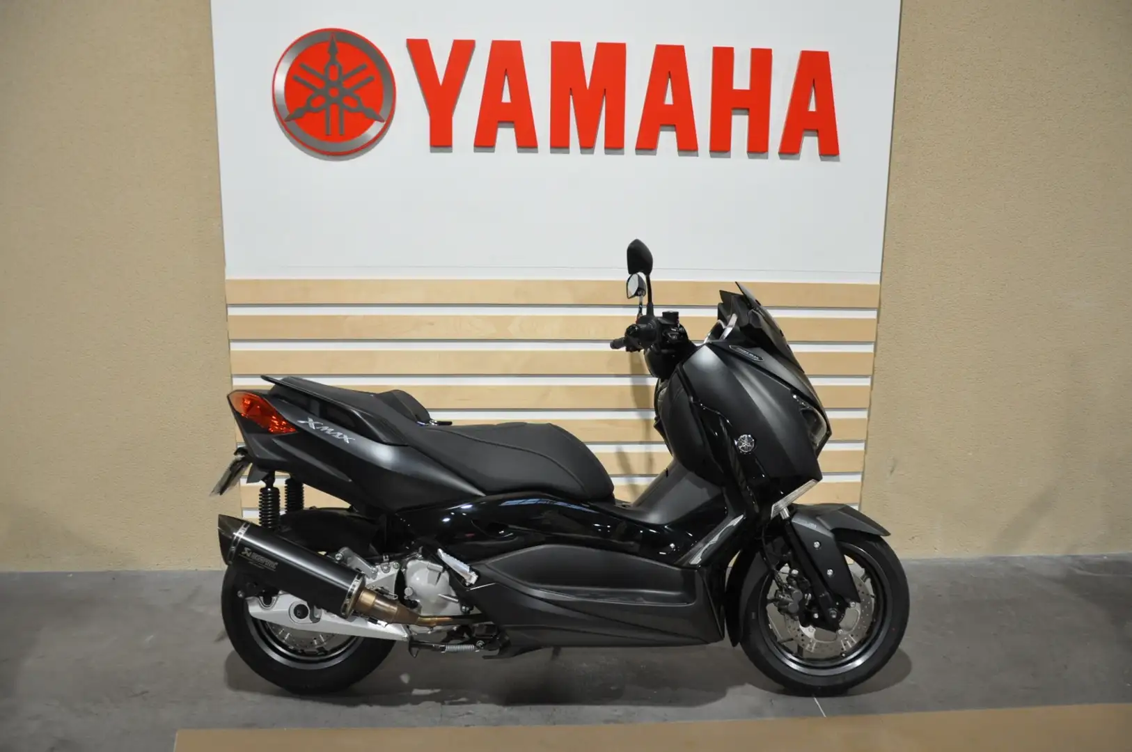 Yamaha X-Max 125 Noir - 1
