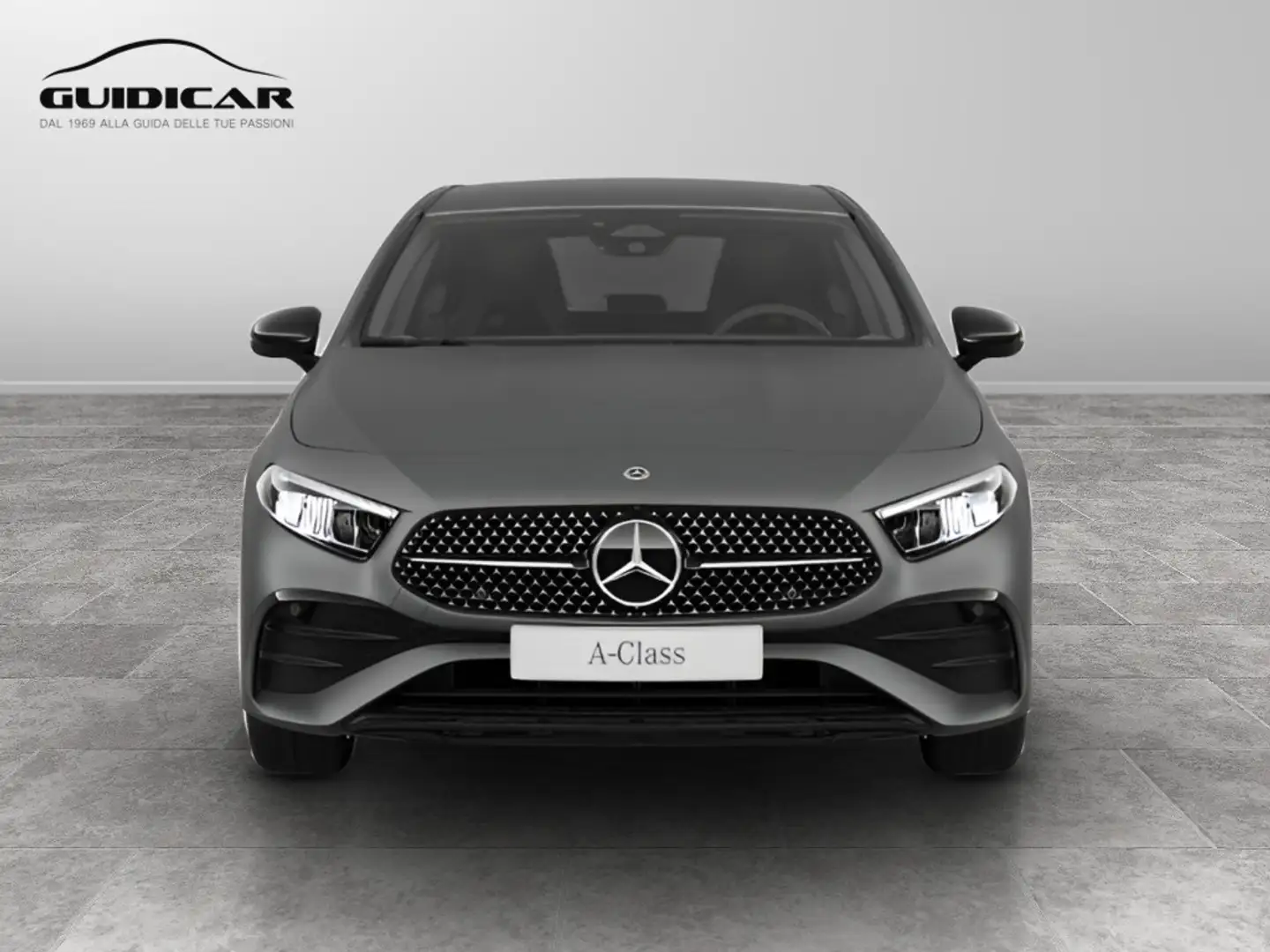 Mercedes-Benz A 180 d Automatic Gris - 2