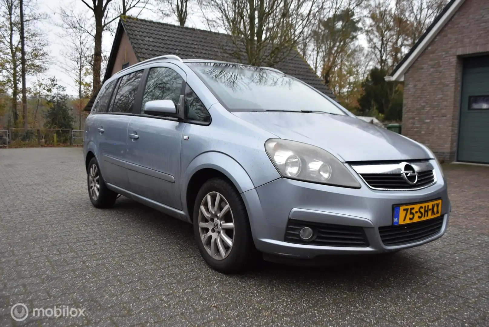 Opel Zafira 2.2 ENJOY 7 PERSOONS 2.2 Enjoy Grijs - 1