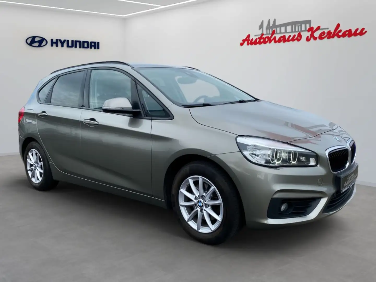 BMW 218 218d Active Tourer Advantage+NAV+AHK+CAM+LED+ Silber - 2
