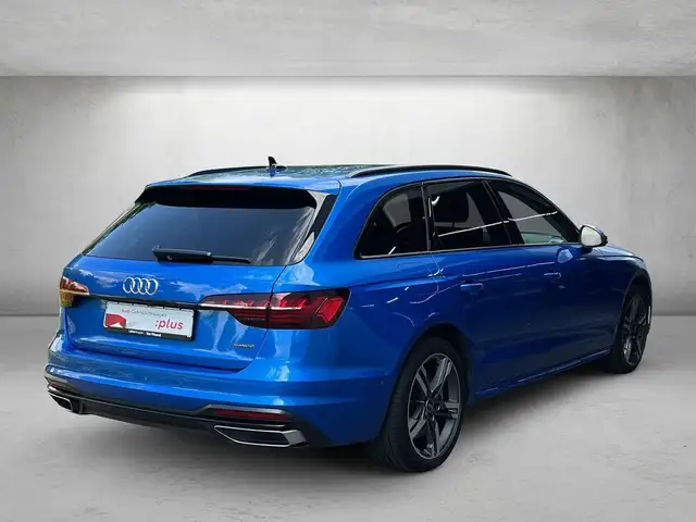 Audi A4 Avant view 3