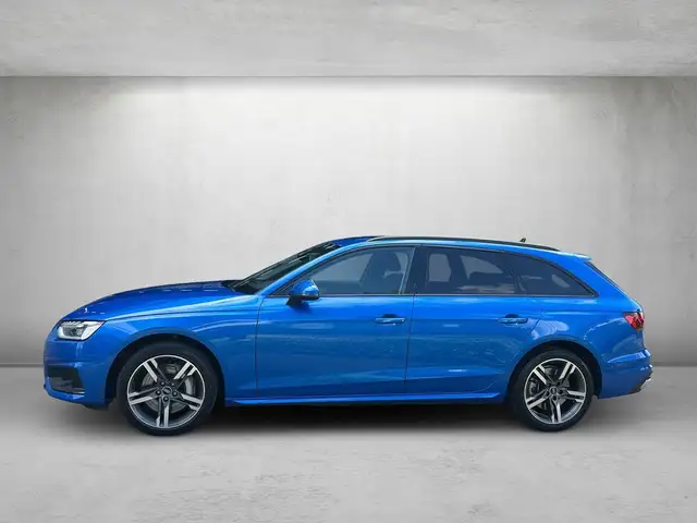 Audi A4 Avant view 2
