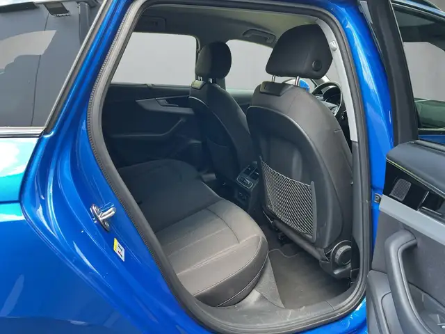 Audi A4 Avant view 12
