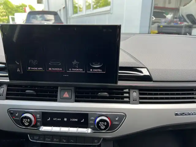 Audi A4 Avant view 11