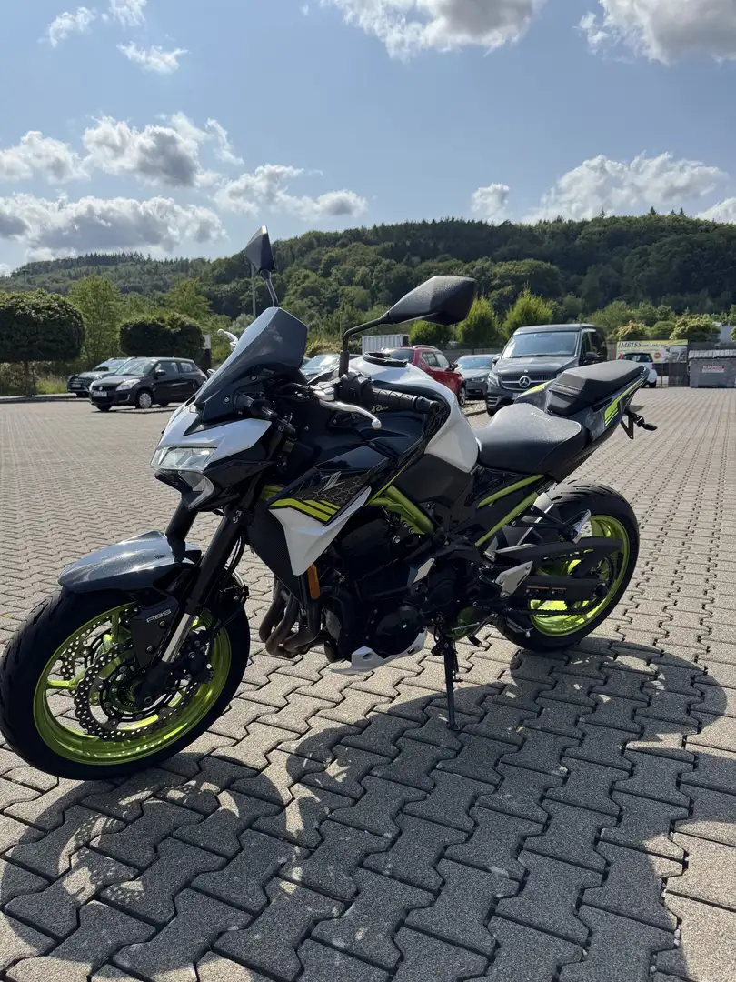 Kawasaki Z 900 Mit vielen Extras: SC Projekt Auspuff u.s.w. Белый - 1