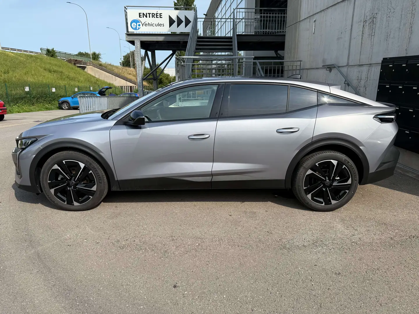 Peugeot 408 408 HYBRID 136 e-DSC6 Allure Argent - 2