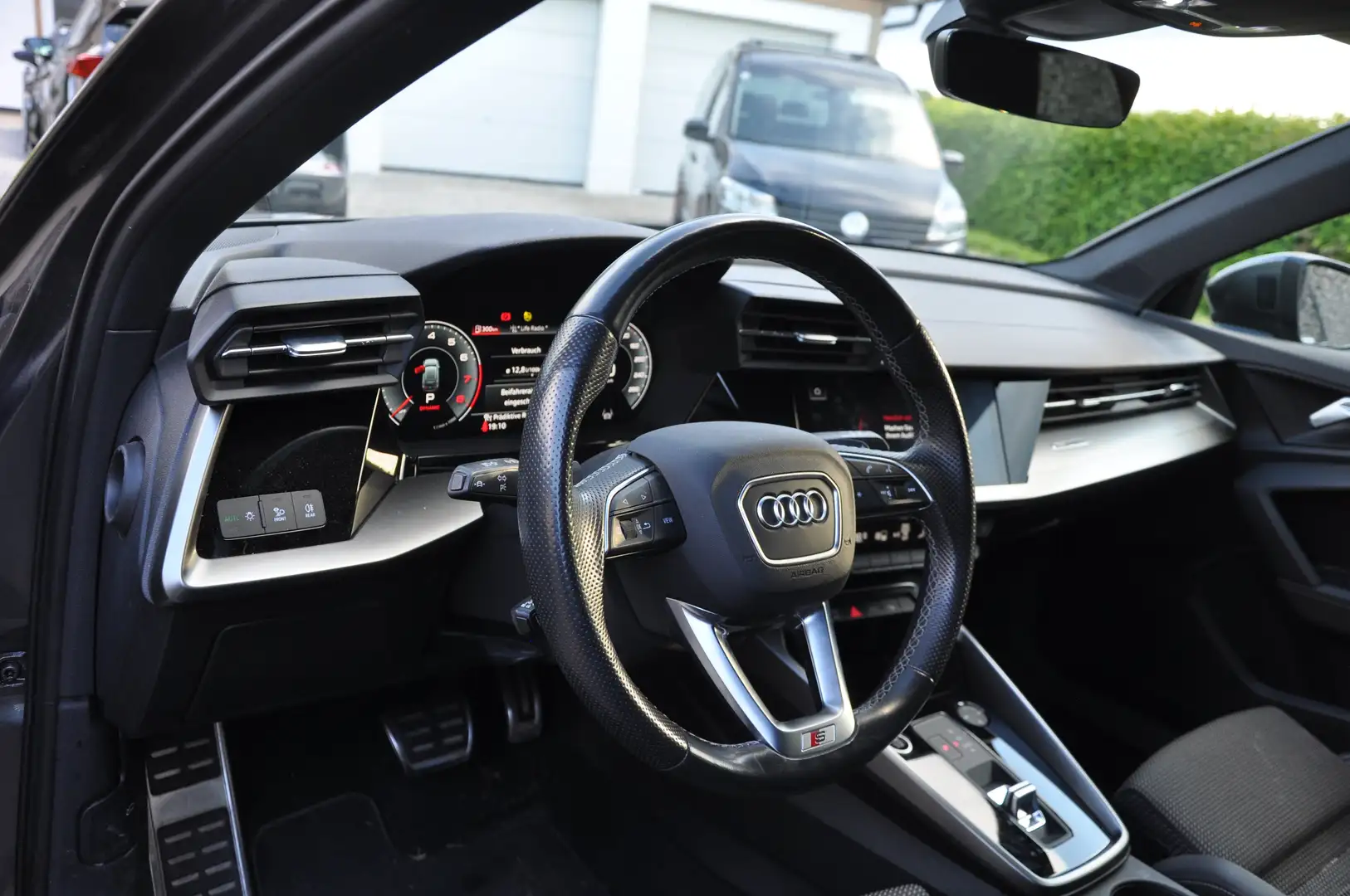 Audi A3 A3 TFSI S-line S-tronic AHK Virtual ACC Matrix Led Grau - 2