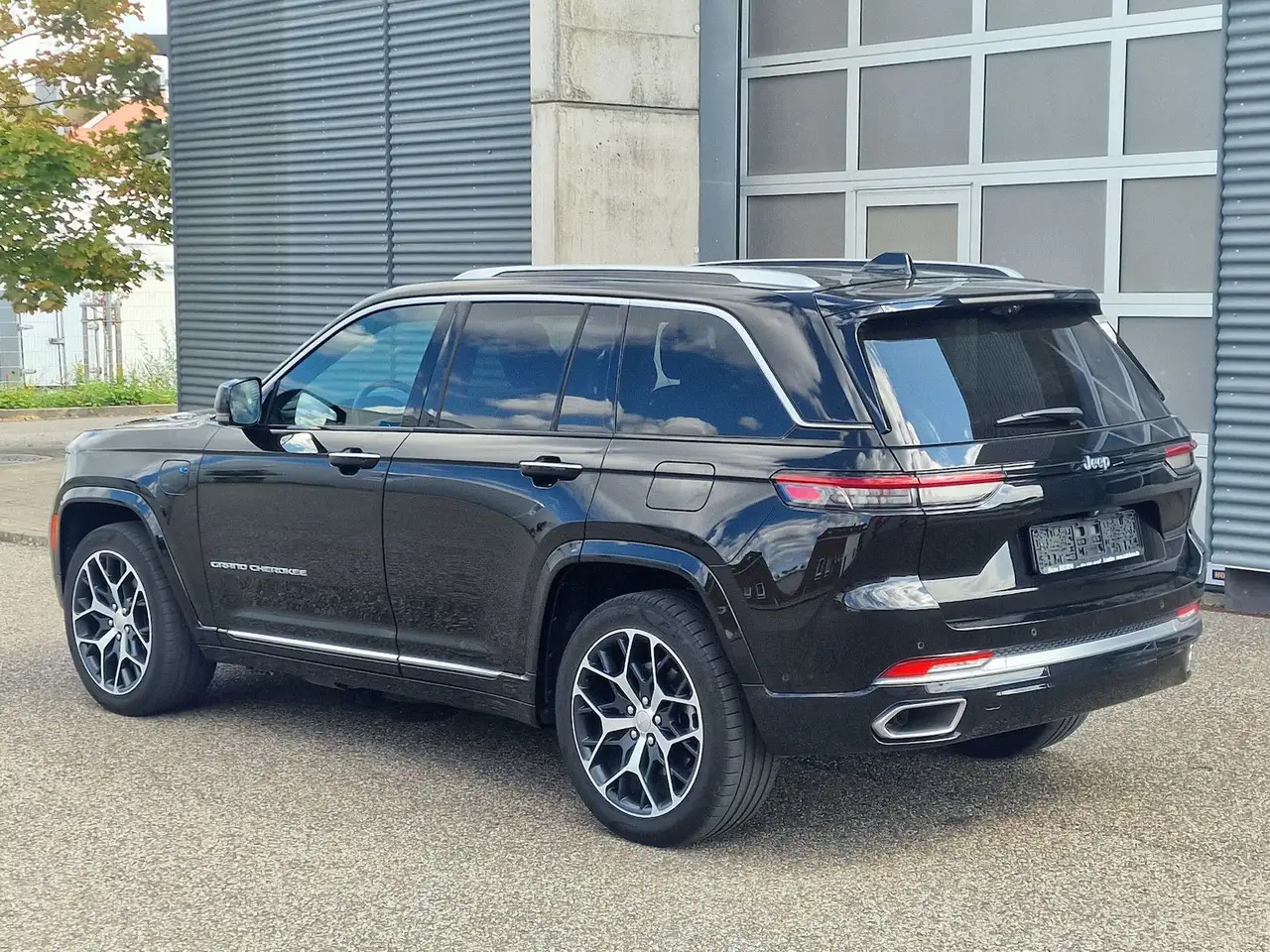 Jeep Grand Cherokee Summit Reserve Plug-In-Hybrid 4xe 5
