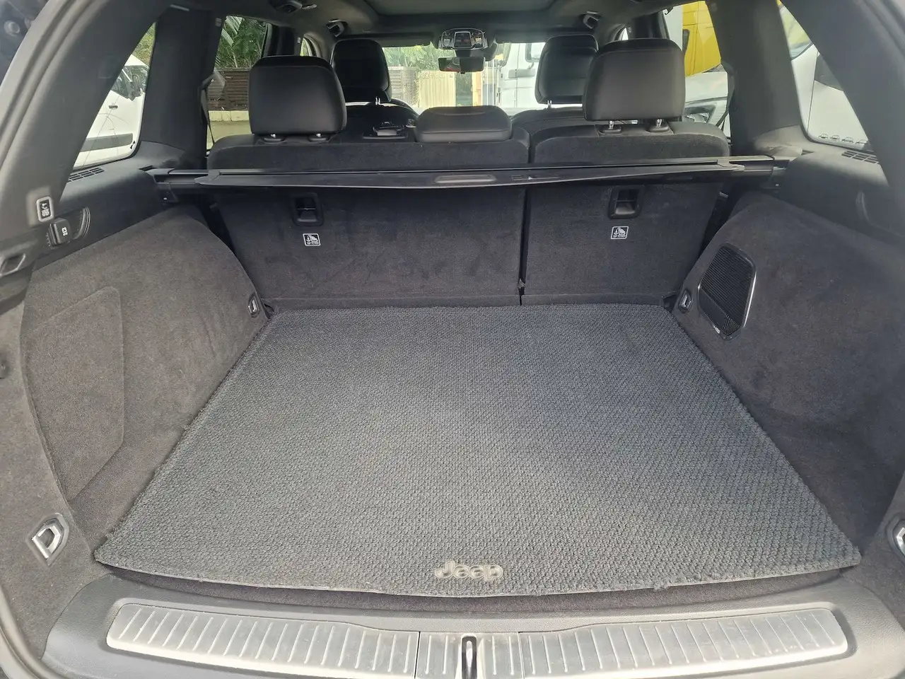 Jeep Grand Cherokee Summit Reserve Plug-In-Hybrid 4xe 13