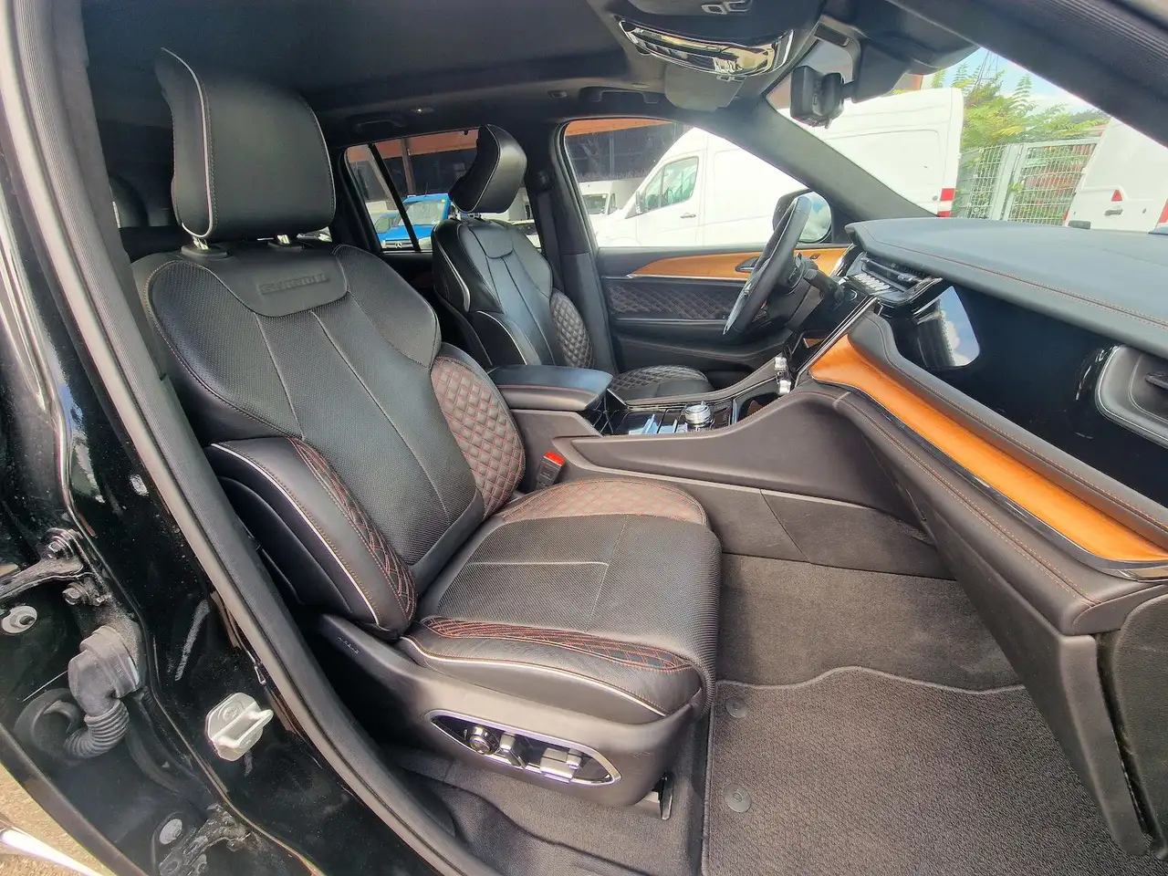 Jeep Grand Cherokee Summit Reserve Plug-In-Hybrid 4xe 11