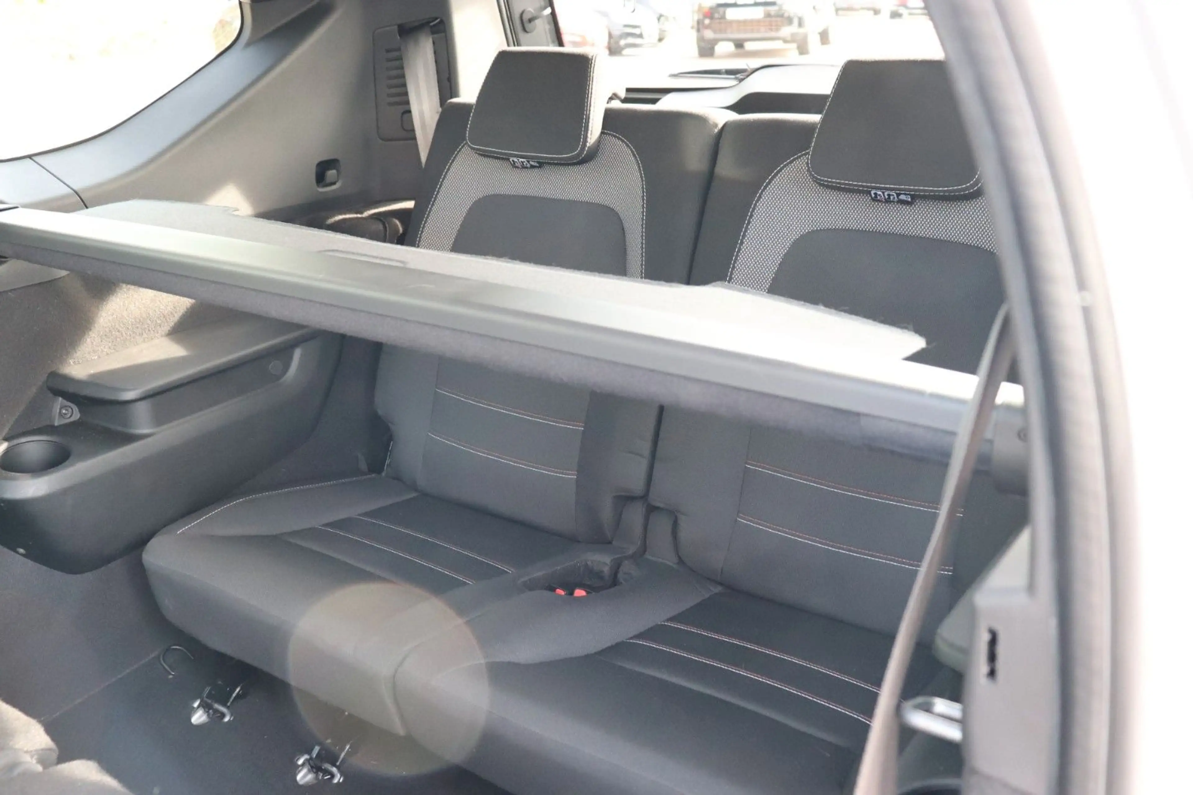 Dacia Jogger Extreme 1.6 Hybrid 140, 7-Sitzer, Komfort — photo 15