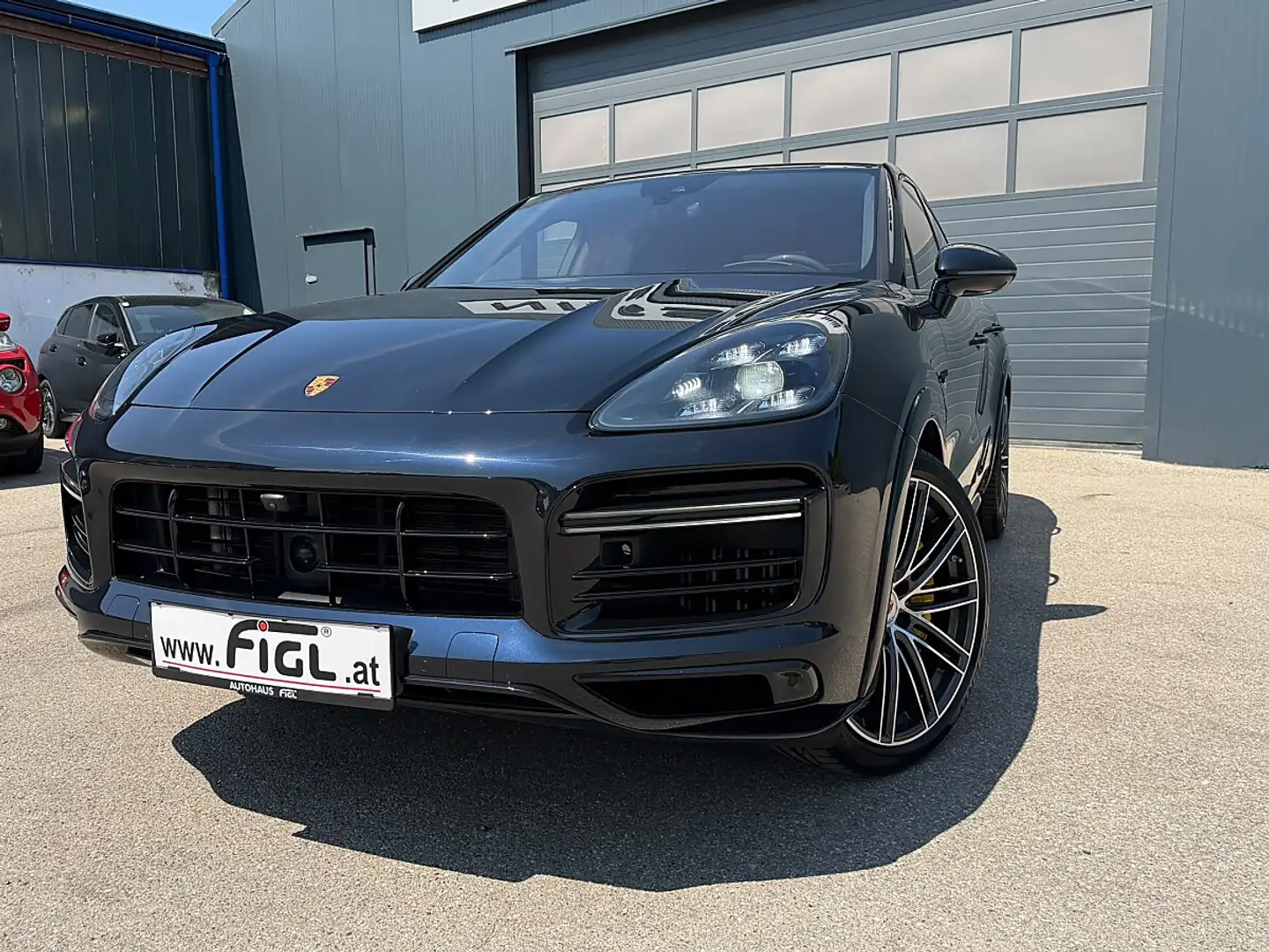 Porsche Cayenne Coupé Turbo S E-Hybrid 1. Hand | SportDesign P... Blau - 2