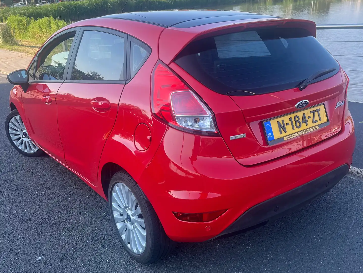 Ford Fiesta Fiesta 1.0 EcoB. Titanium 158.000 - 2
