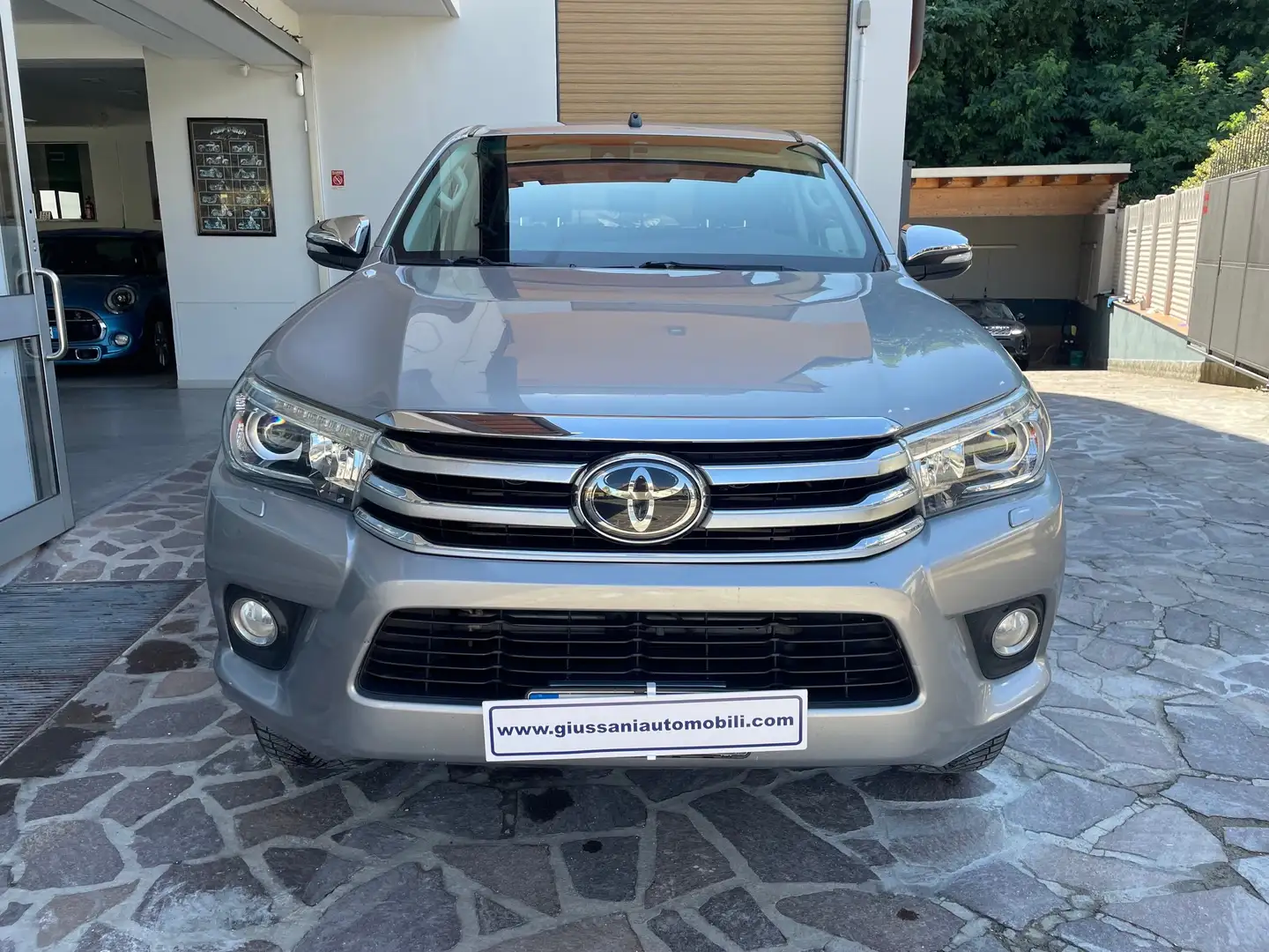 Toyota Hilux 2.4 d-4d double cab 4wd auto EXECUTIVE GANCIO TRAI Argento - 2